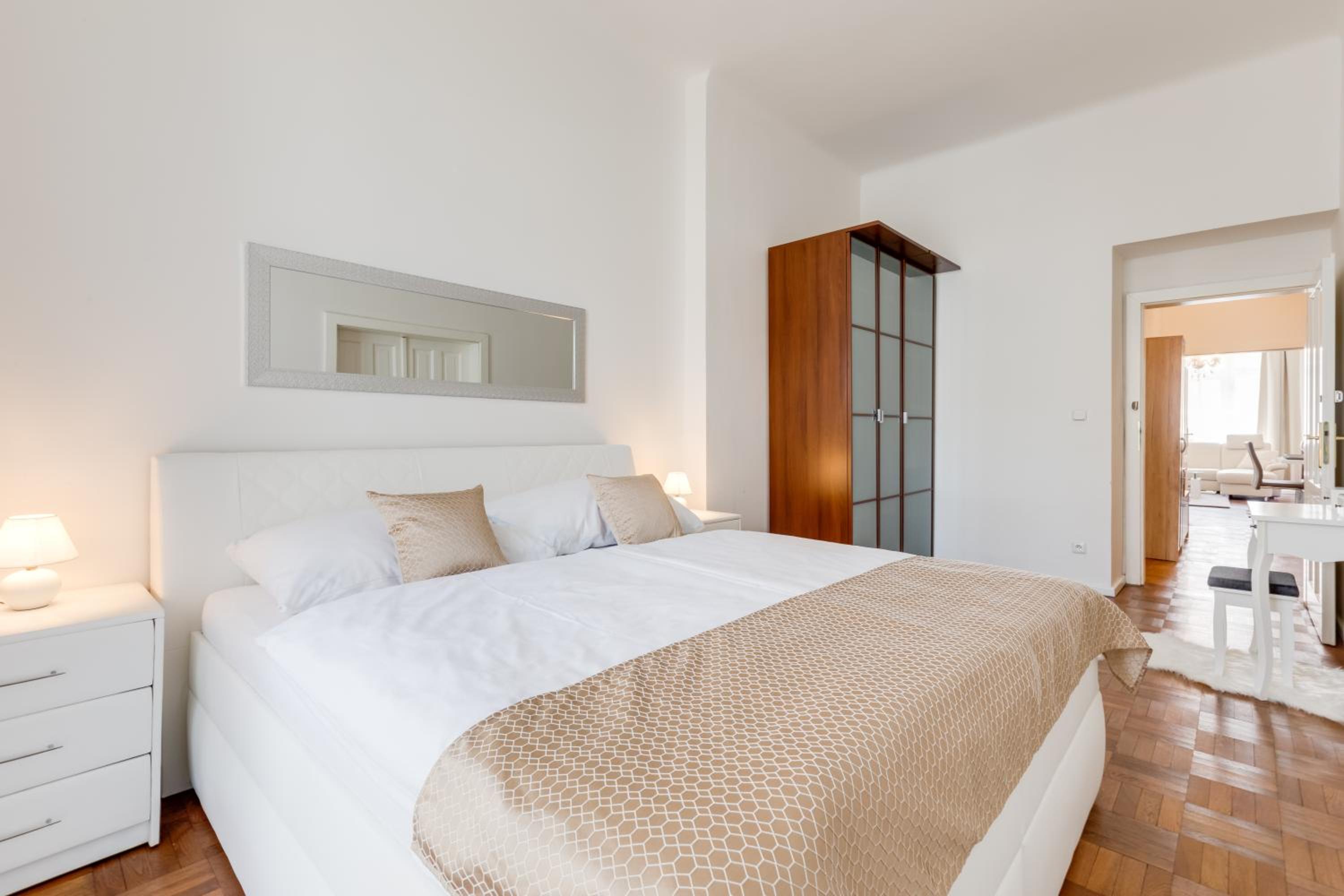 Luxury Riverside Apartments In The Center Of Prague