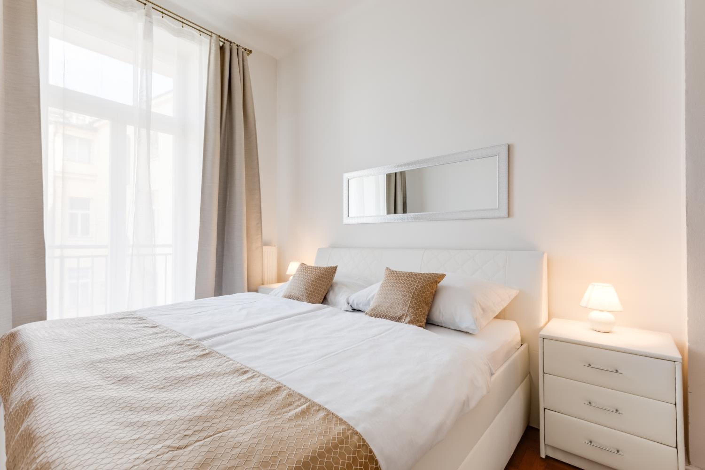 Luxury Riverside Apartments In The Center Of Prague