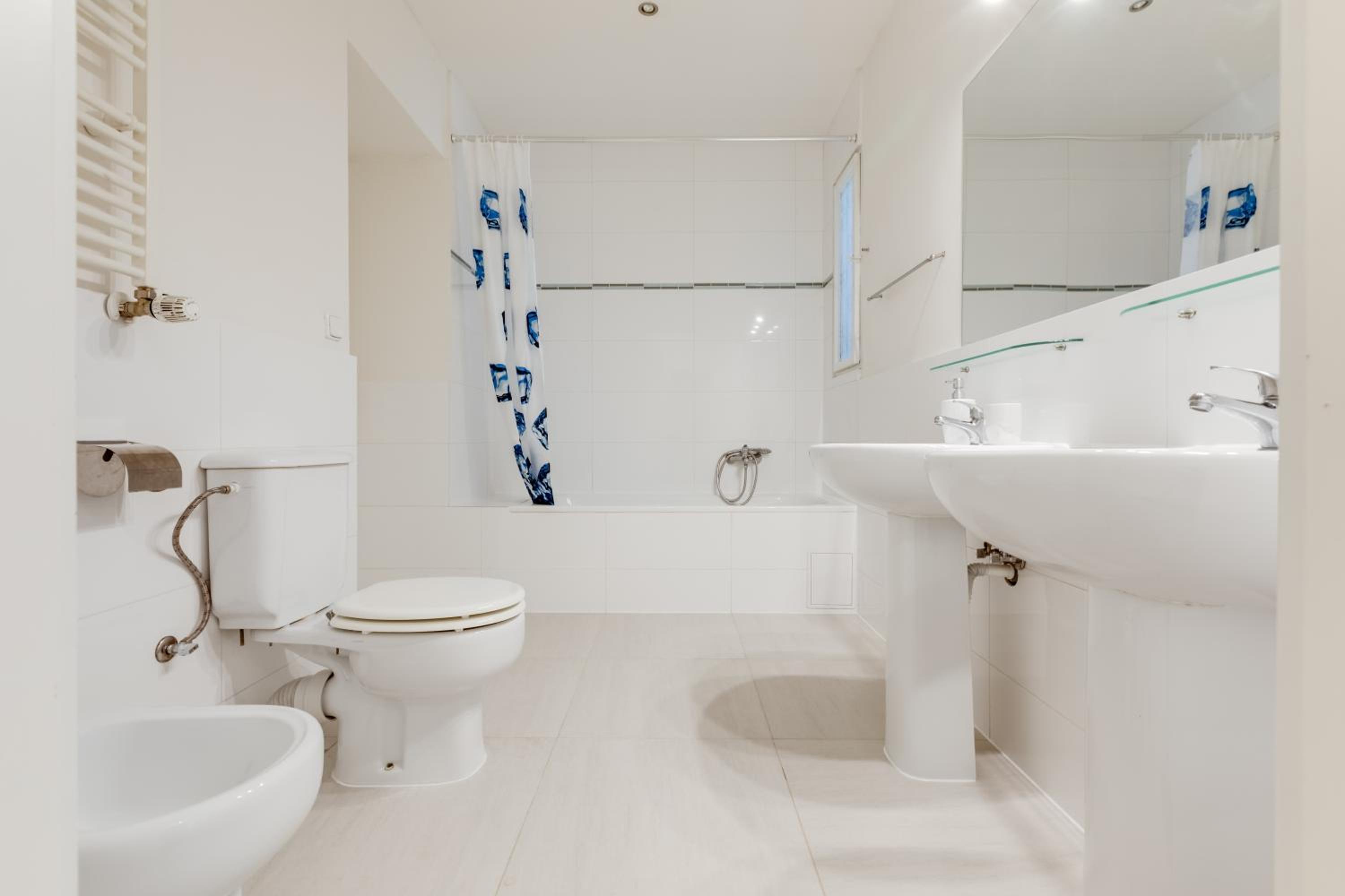 Luxury Riverside Apartments In The Center Of Prague