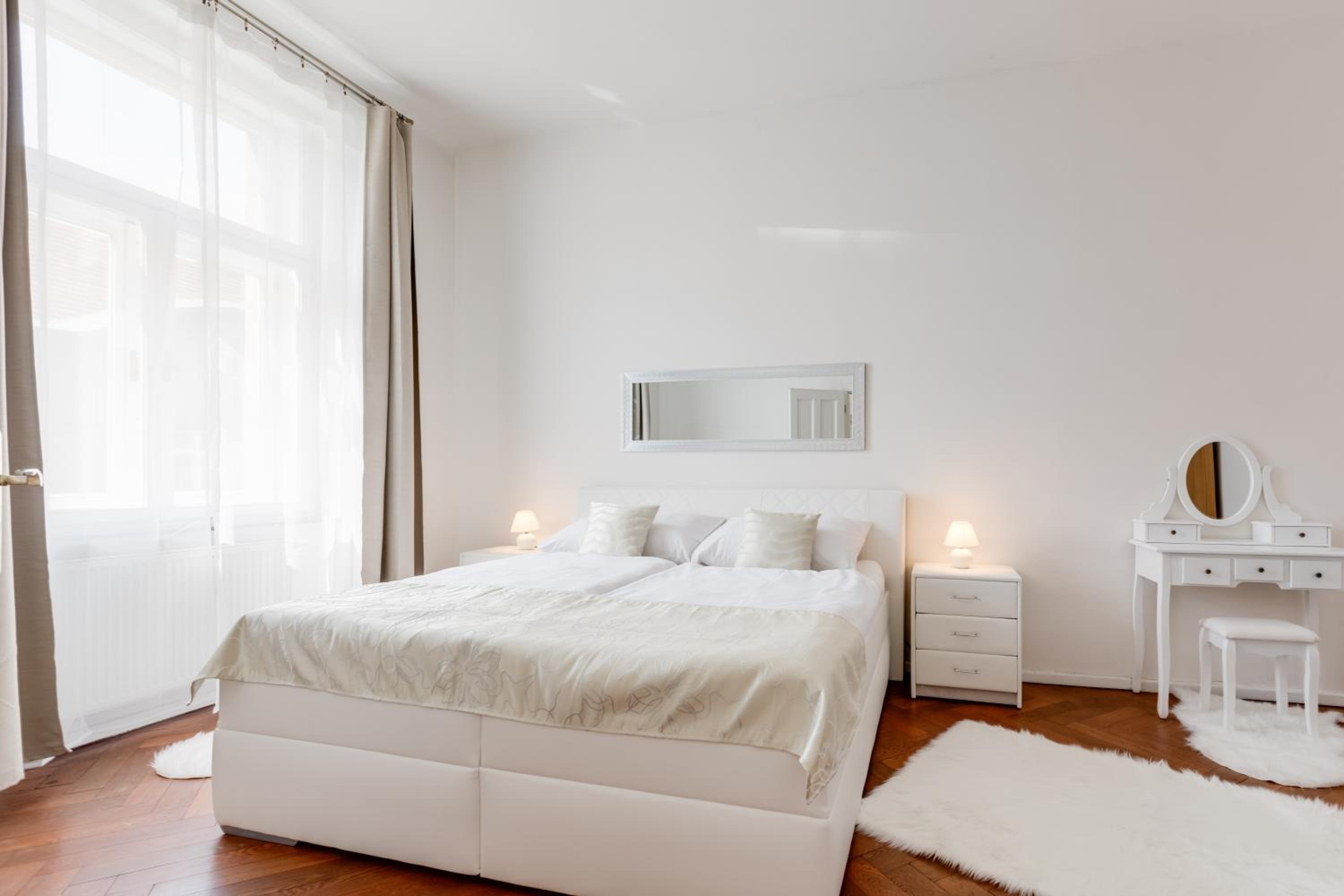 Luxury Riverside Apartments In The Center Of Prague