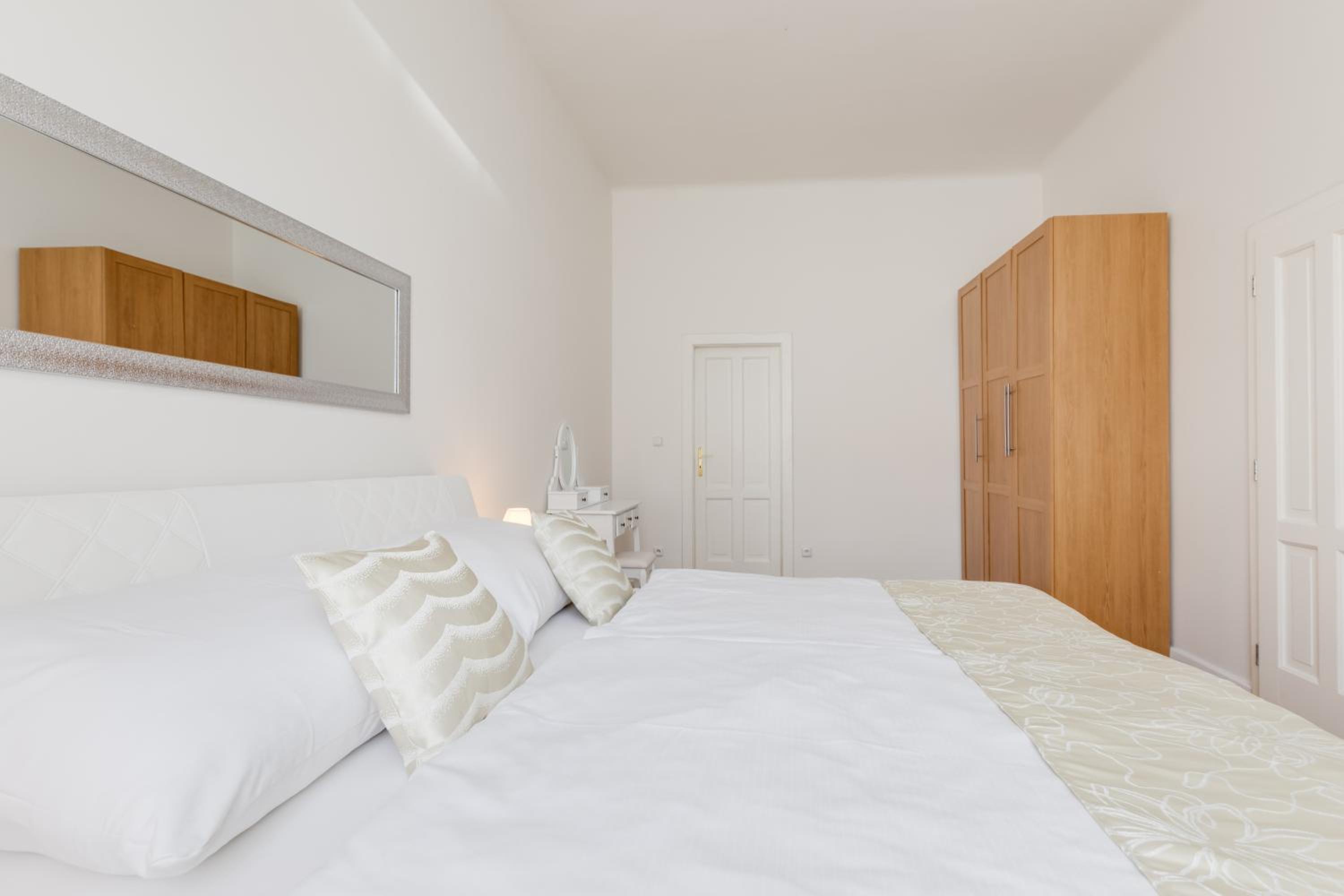 Luxury Riverside Apartments In The Center Of Prague