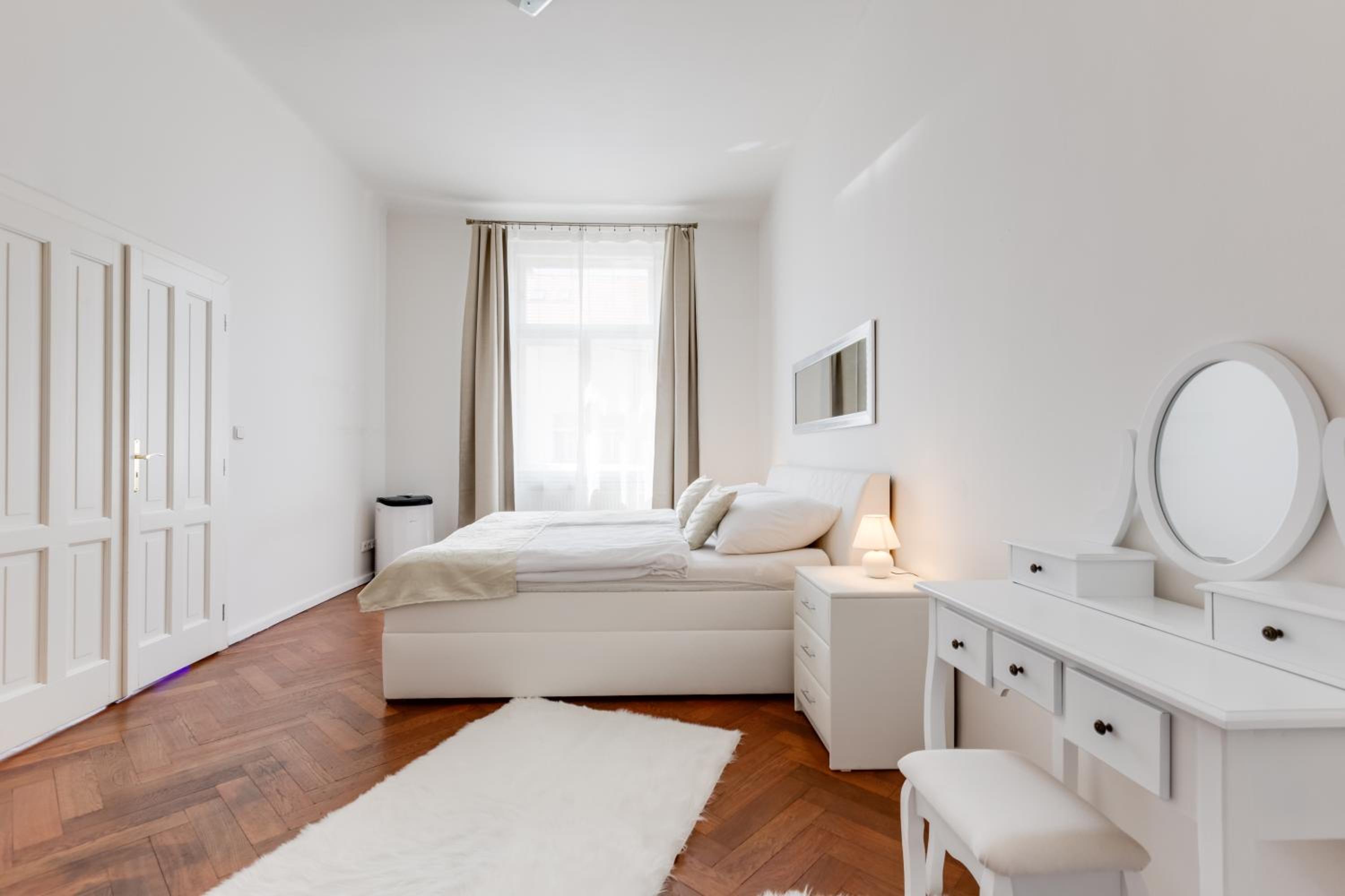 Luxury Riverside Apartments In The Center Of Prague