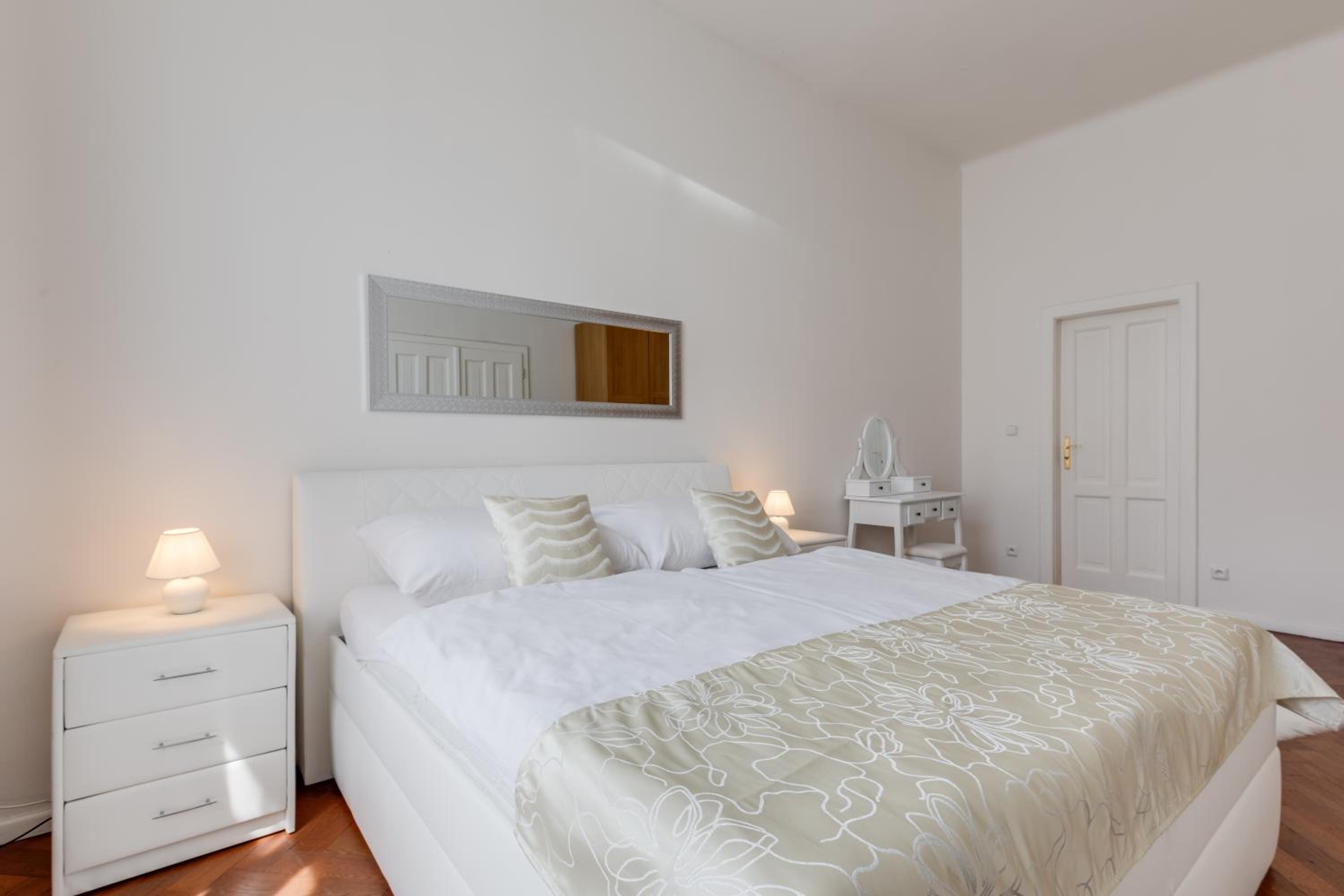 Luxury Riverside Apartments In The Center Of Prague