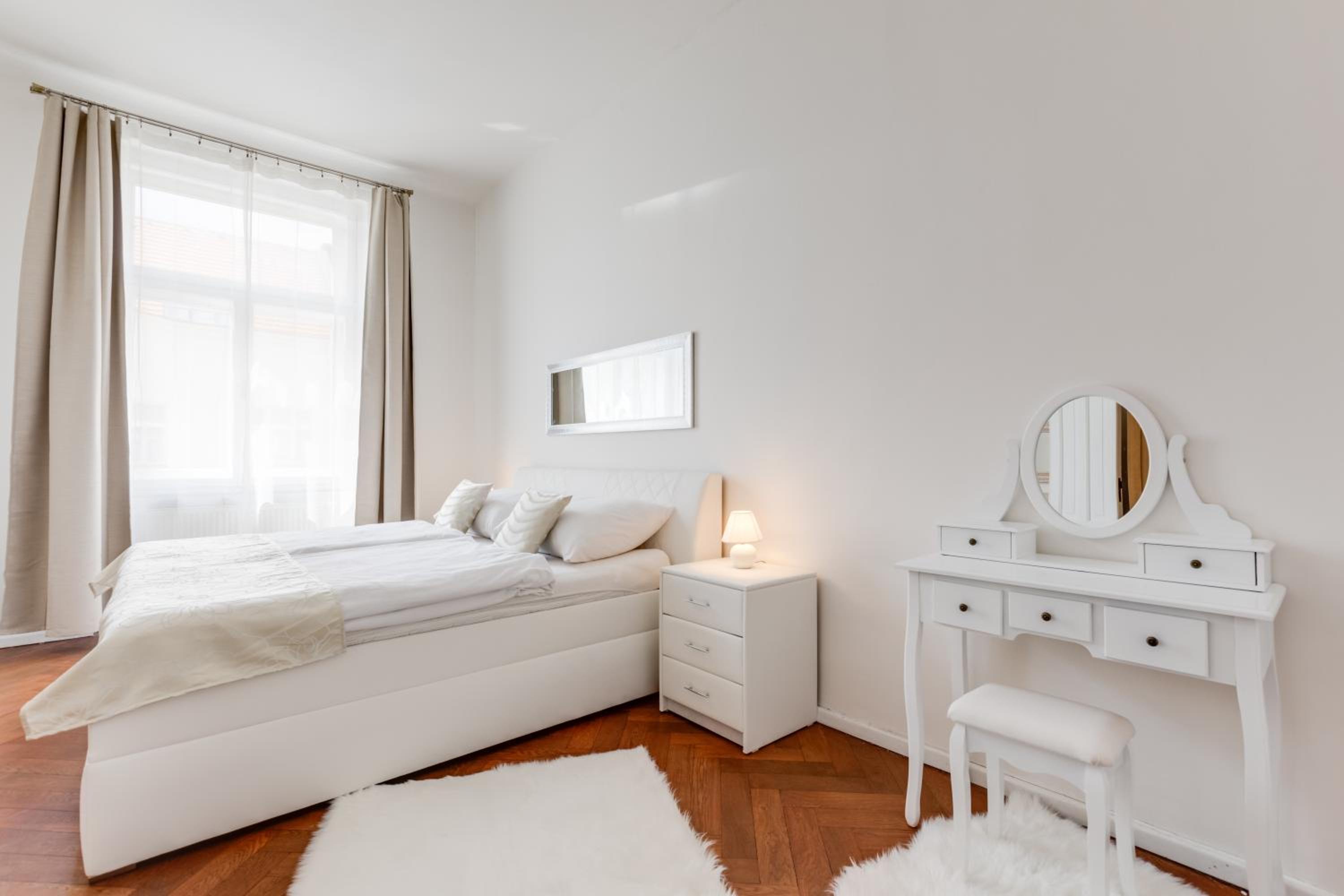 Luxury Riverside Apartments In The Center Of Prague