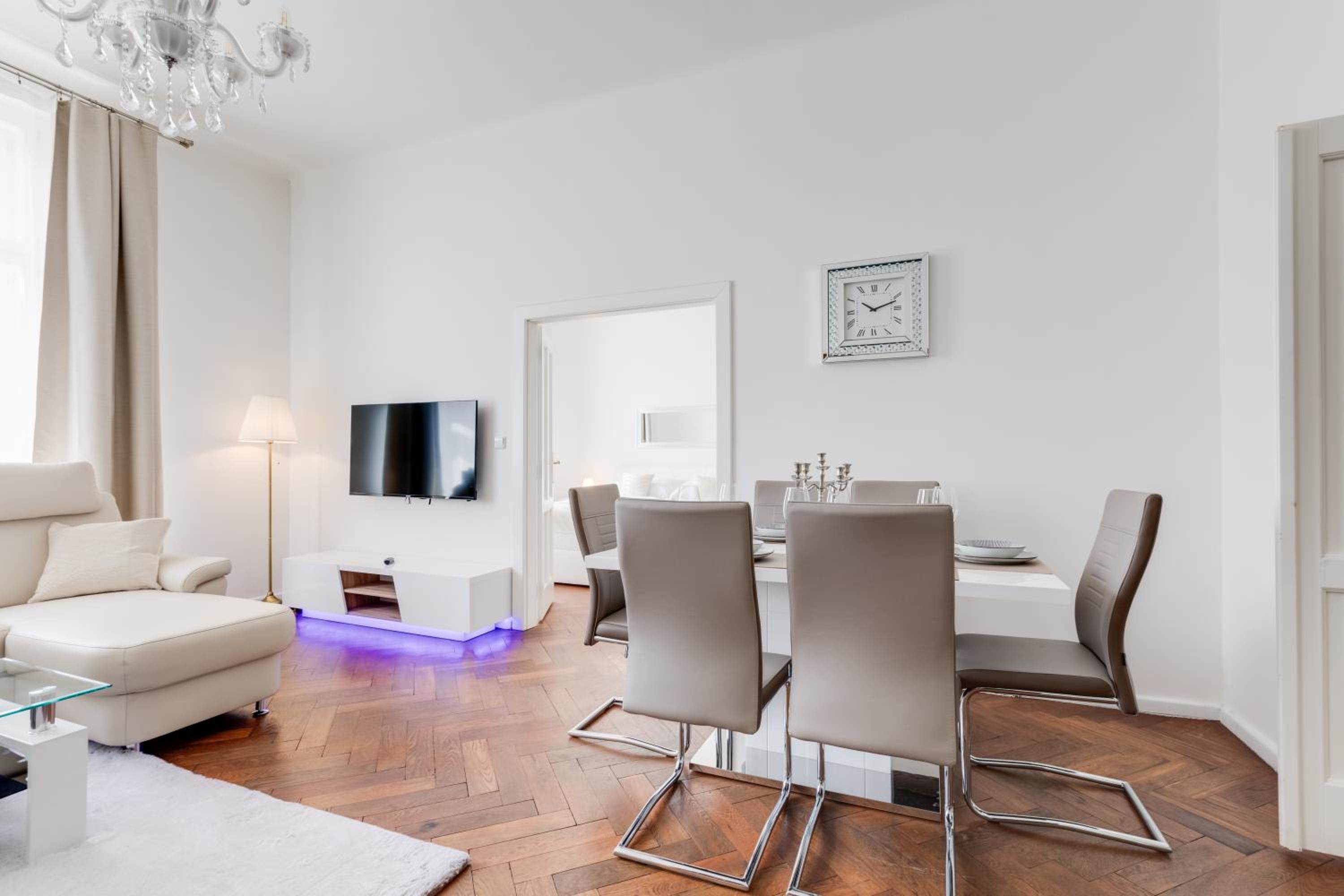Luxury Riverside Apartments In The Center Of Prague