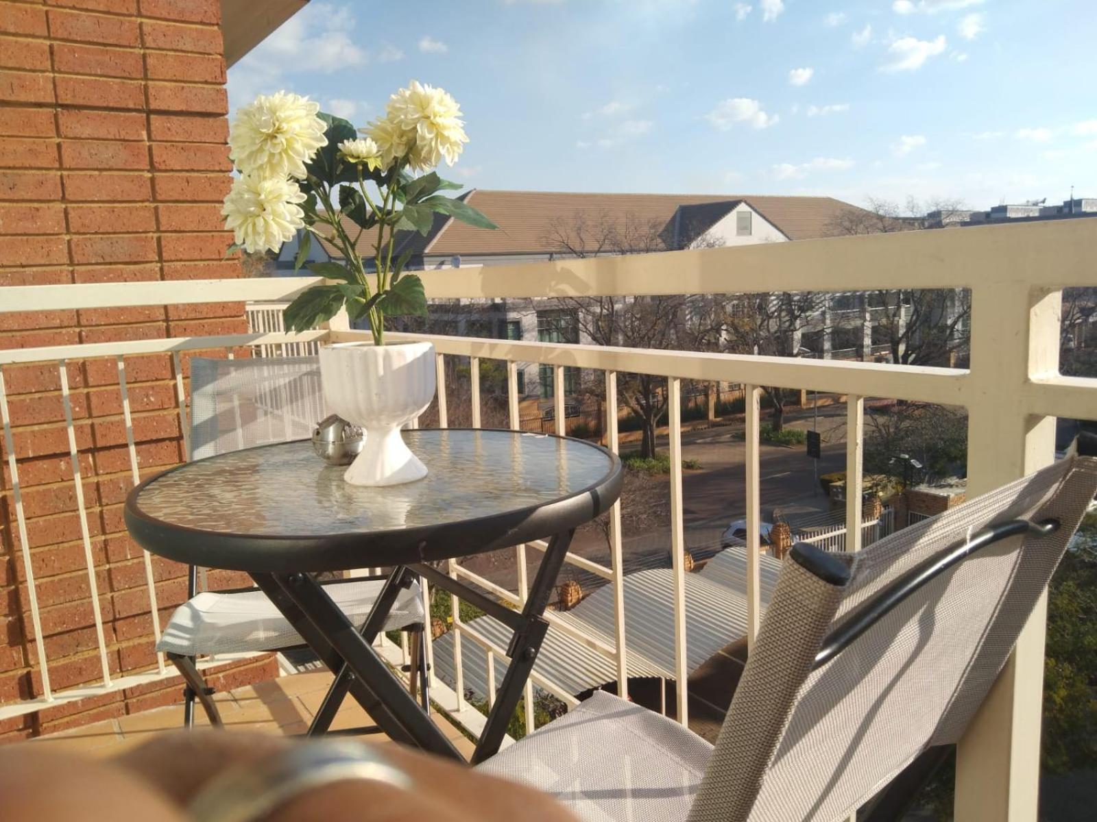Apartments in Menlyn Maine, at Menlyn Place view 4