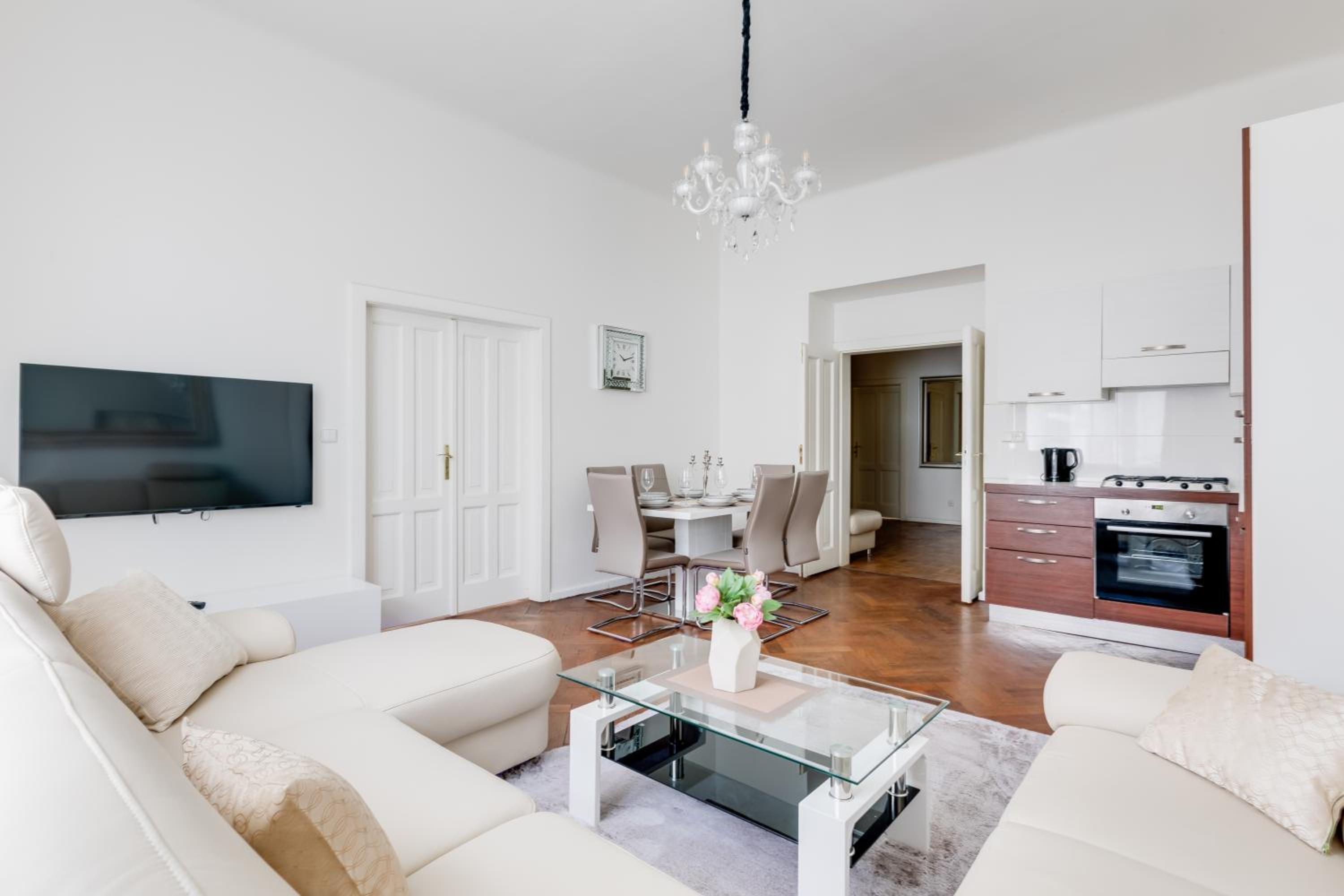 Luxury Riverside Apartments In The Center Of Prague