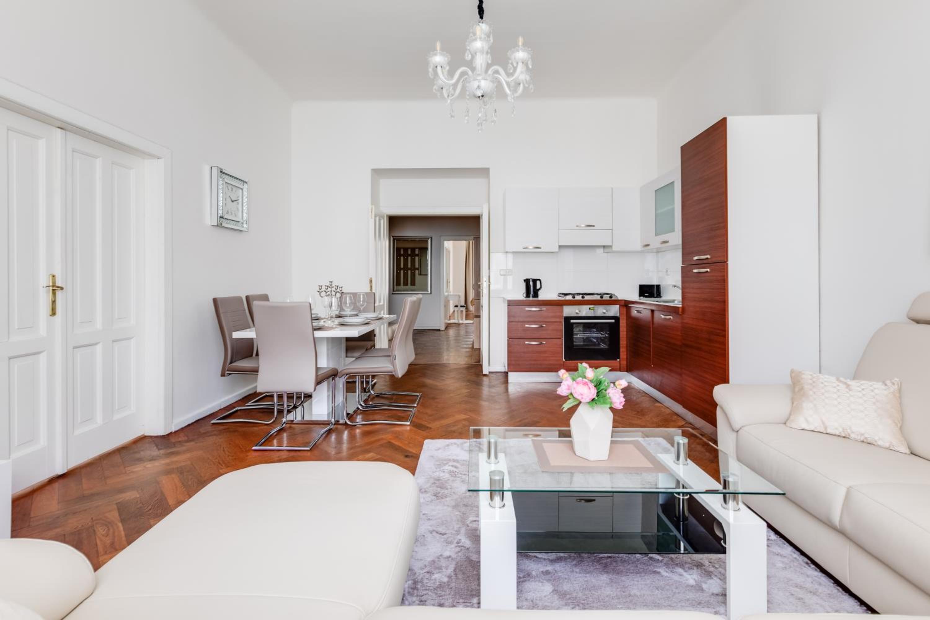 Luxury Riverside Apartments In The Center Of Prague
