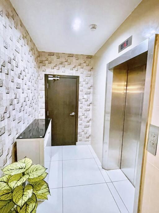 KSL City Mall 6-20pax Private Lift-Netflix-SmartTV 70inch