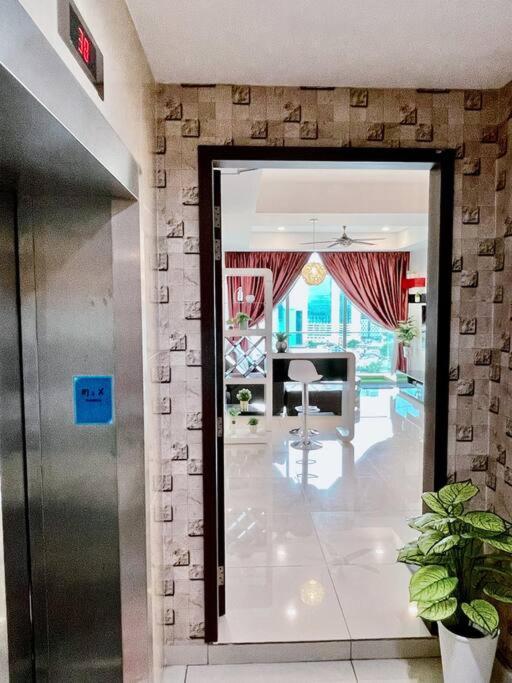 KSL City Mall 6-20pax Private Lift-Netflix-SmartTV 70inch