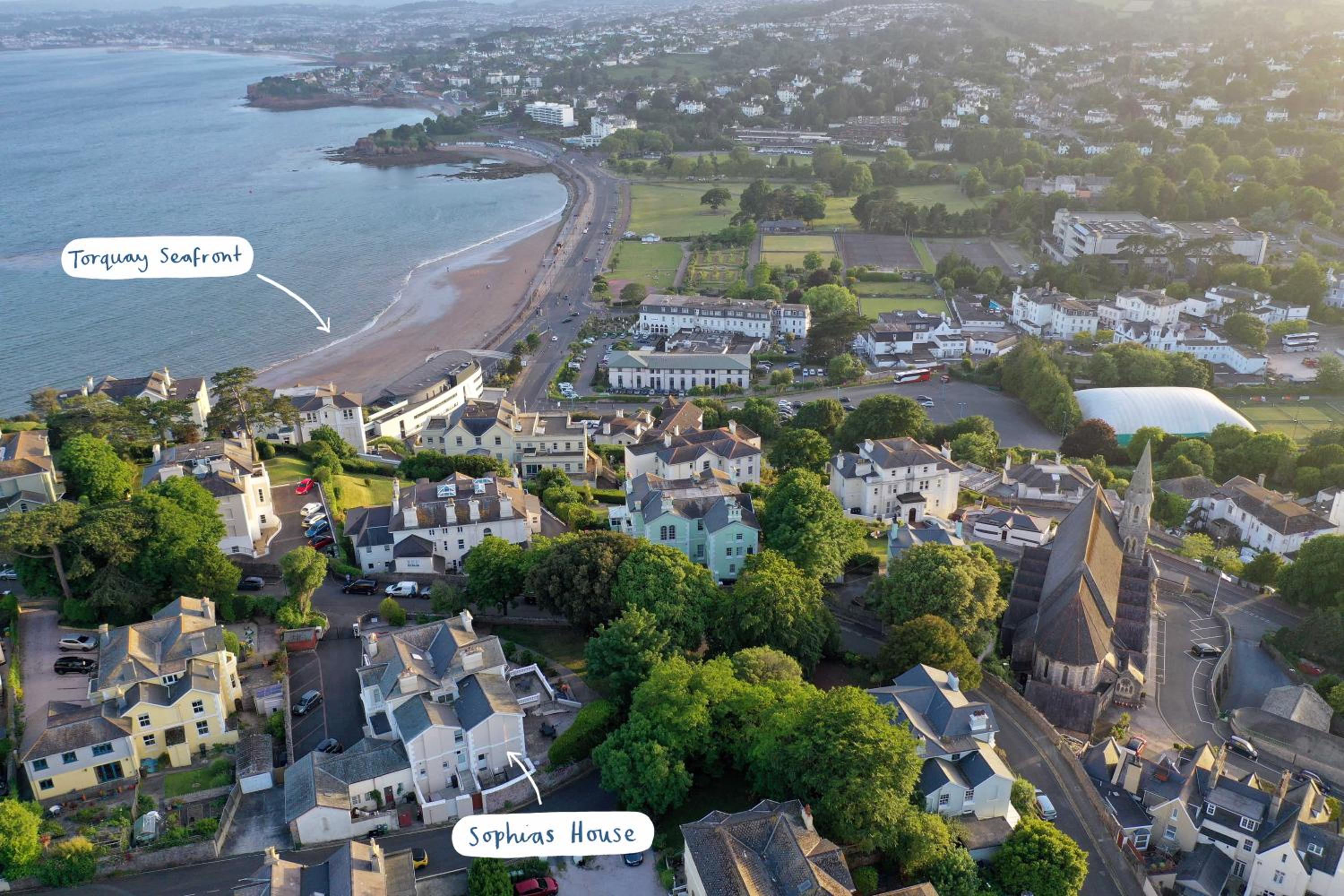 Sophias House- Short walk to Town and Seafront view 5