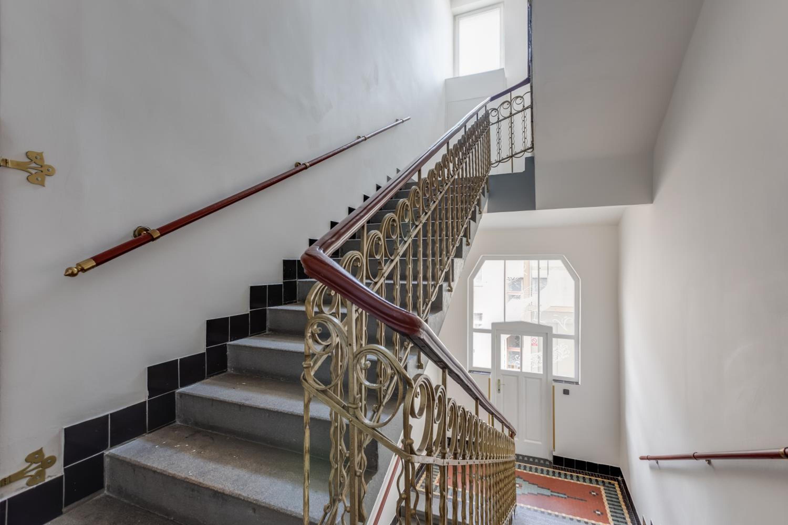 Luxury Riverside Apartments In The Center Of Prague