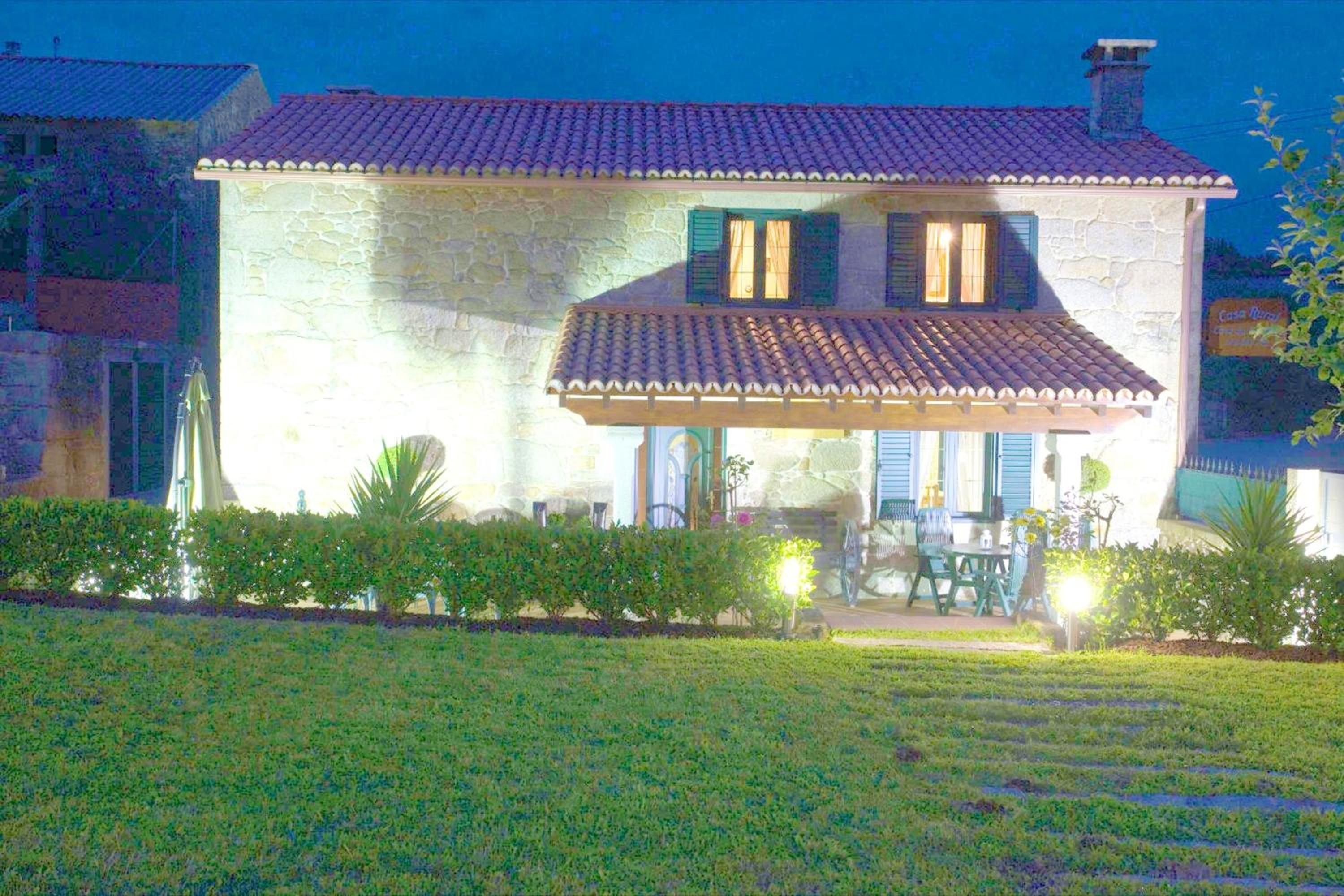 Elegant house in Cuntis with pool