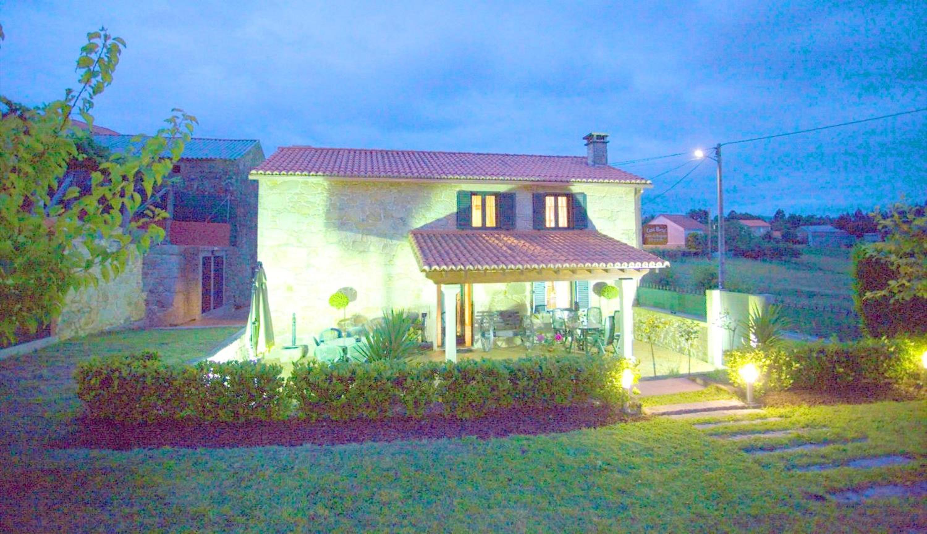 Elegant house in Cuntis with pool