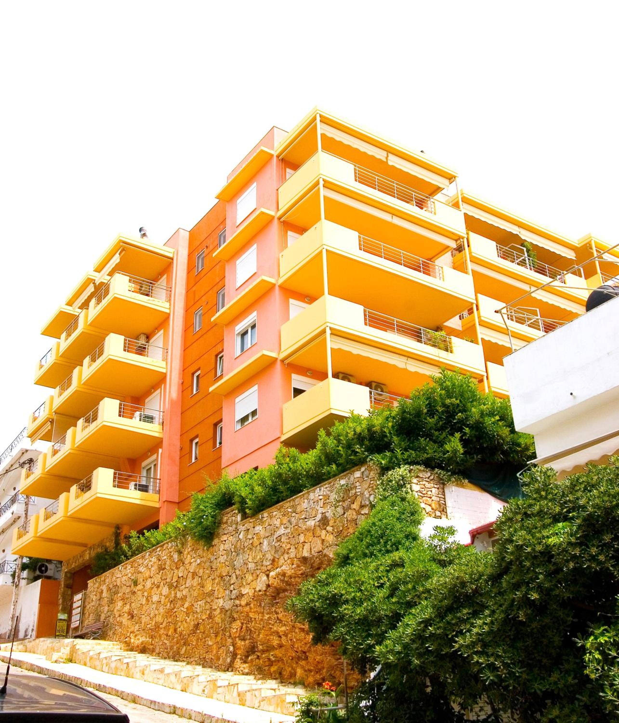 Dolphins Apartments view 4