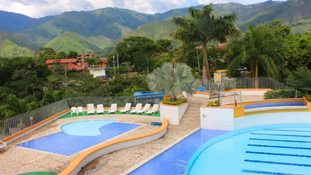 CASA VACACIONAL CON PISCINAS EN SAN JERONIMO - CIUDADELA PREMIUm