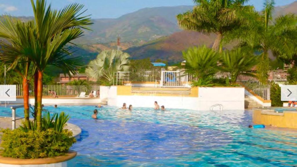 CASA VACACIONAL CON PISCINAS EN SAN JERONIMO - CIUDADELA PREMIUm