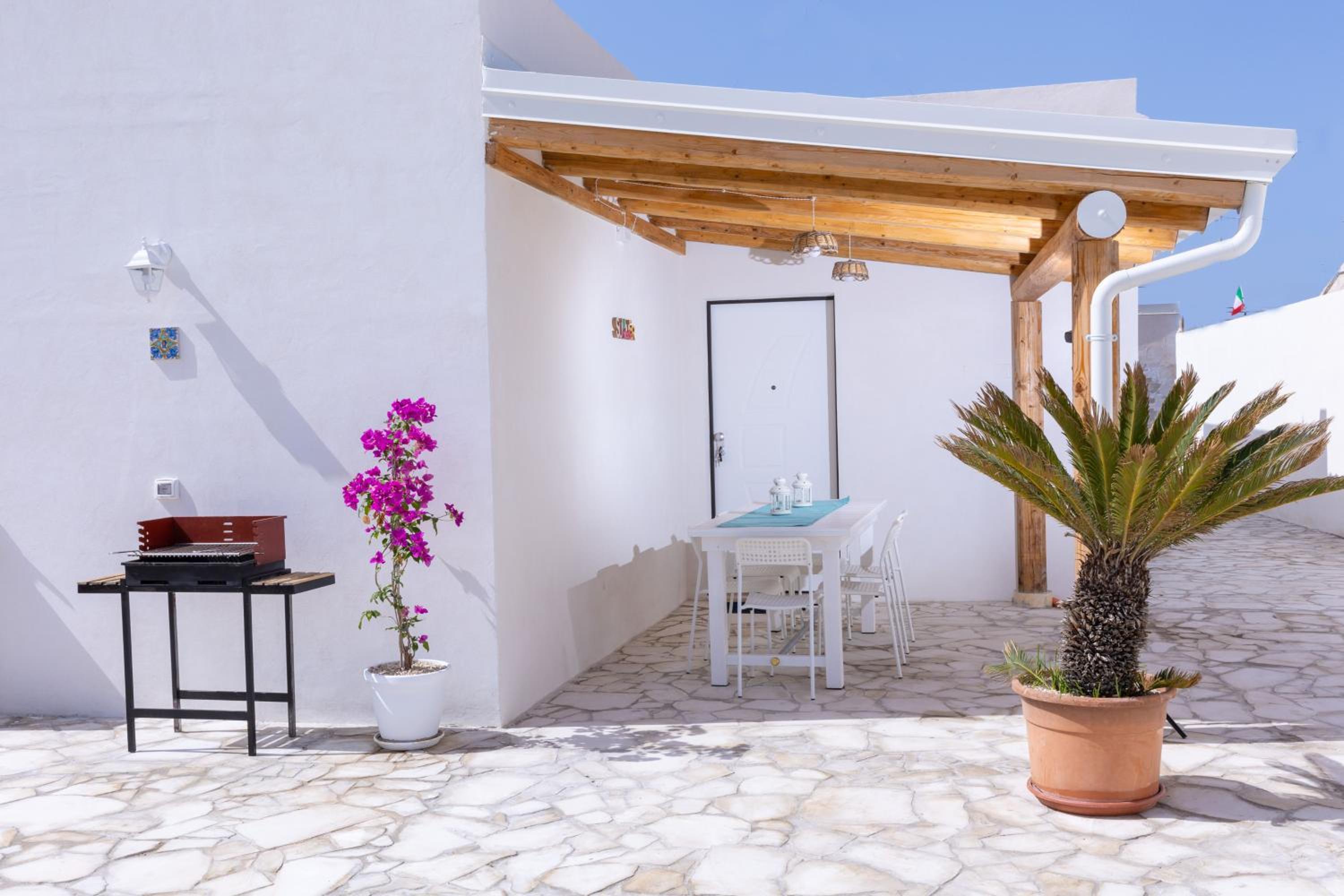 Villa Pasitea fronte mare view 4