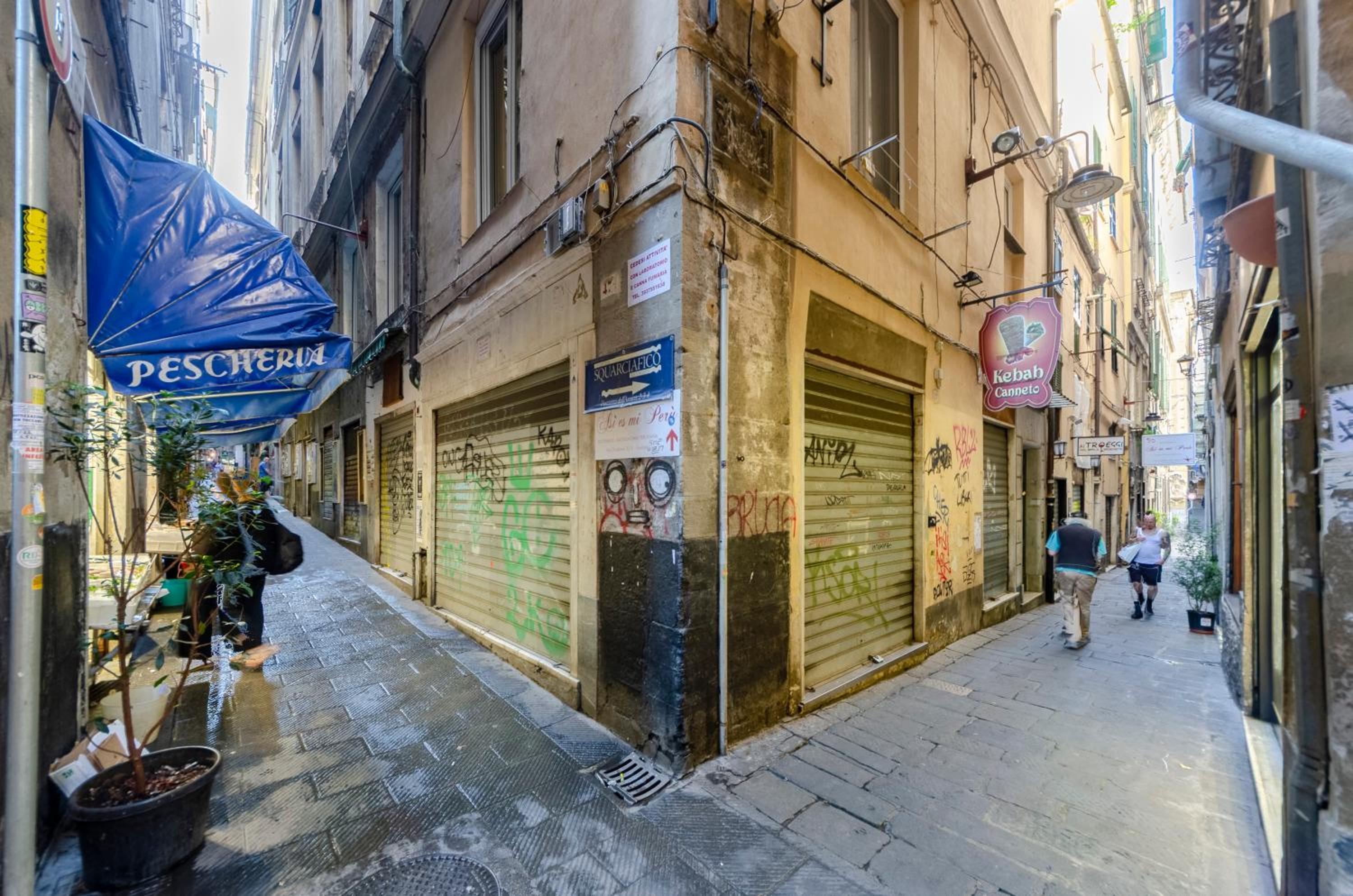The Heart of Genova - Live Italy's History & Charm view 2