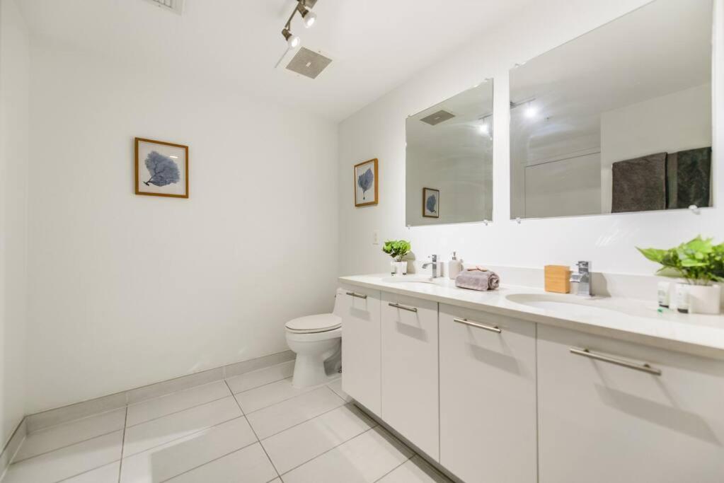 Lovely Condo At Midtown Miami with pool