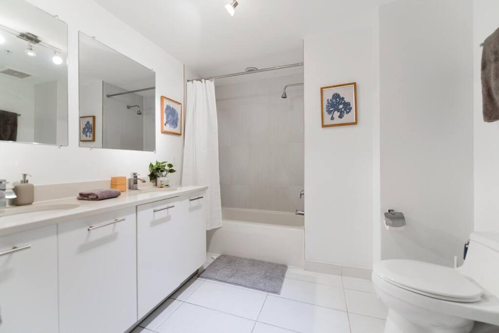 Lovely Condo At Midtown Miami with pool