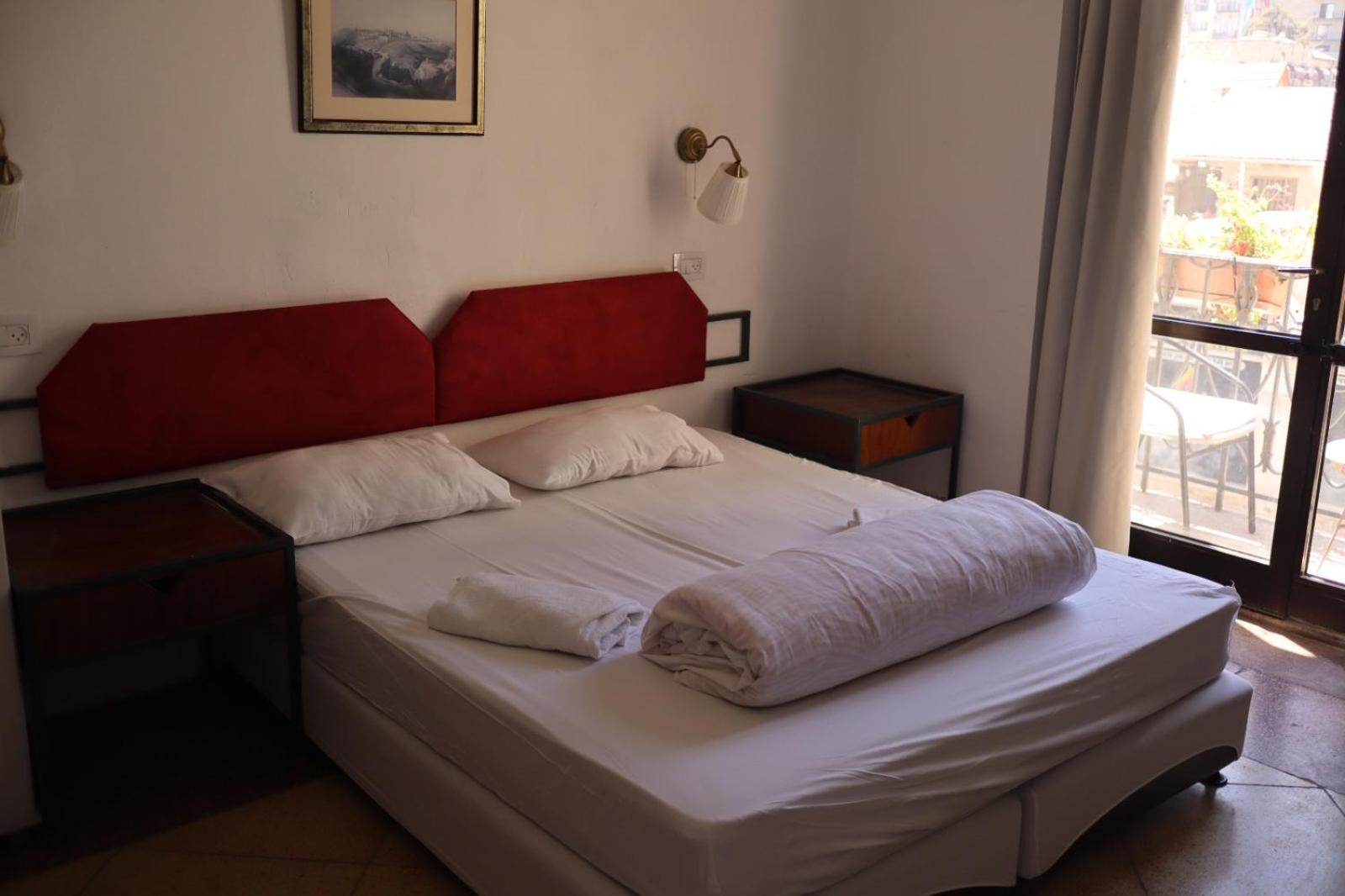 Ron Hotel
