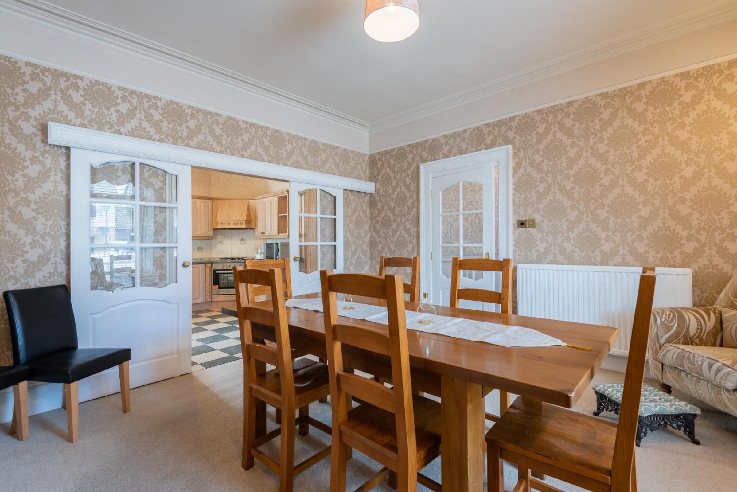 Scotston Villa - 5 bedroom house with hot tub view 4