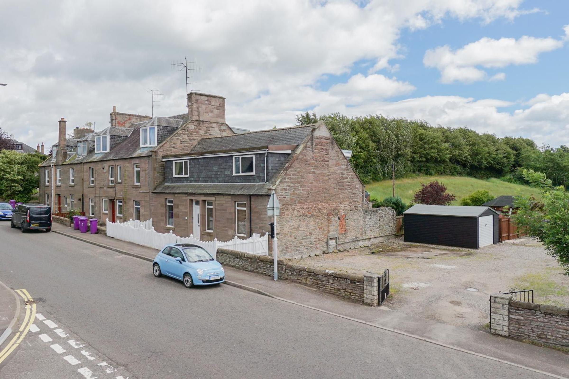 Hotel Scotston Villa - 5 Bedroom House With Large Private Back Garden & Hot Tub!