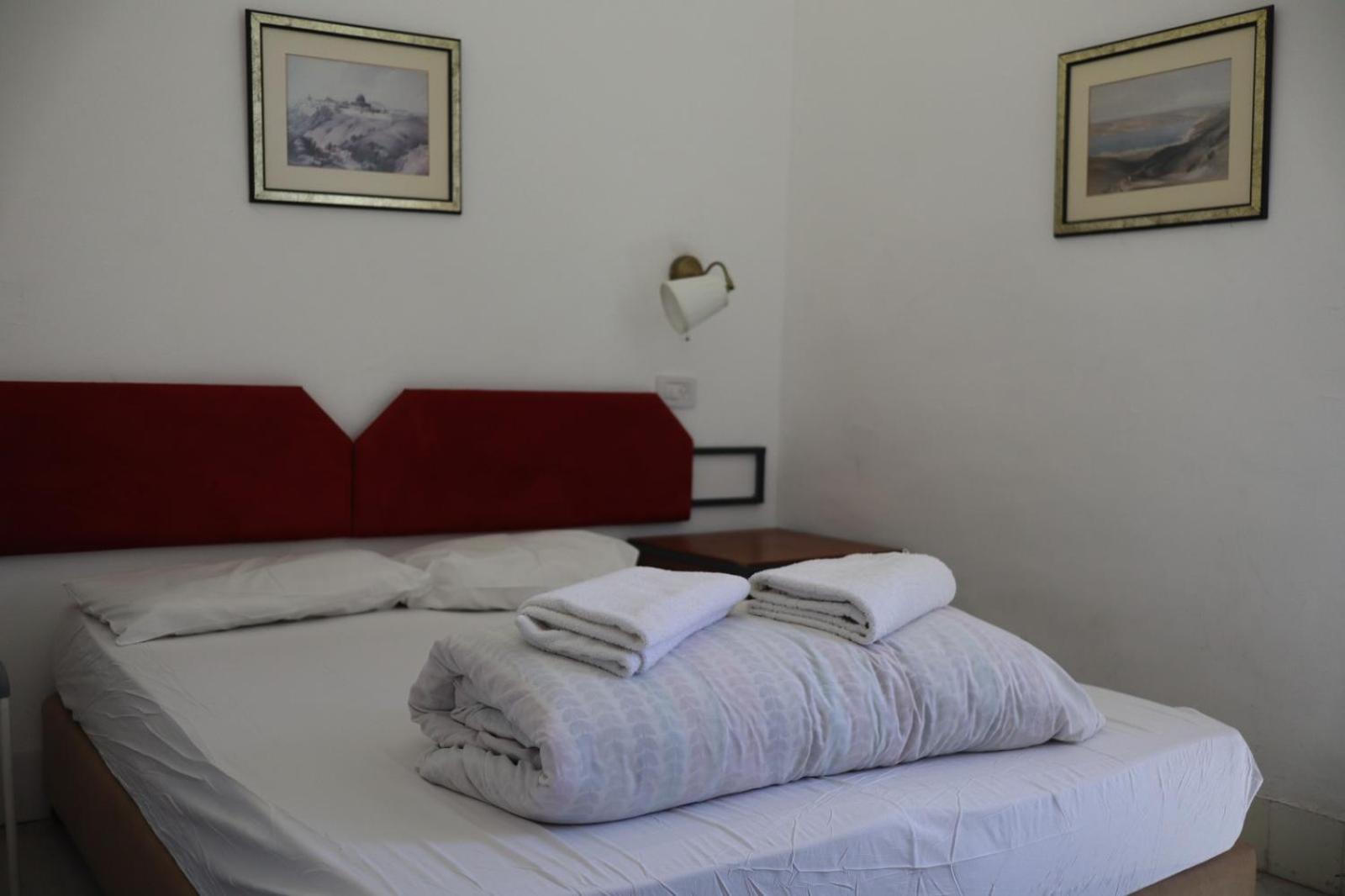 Ron Hotel