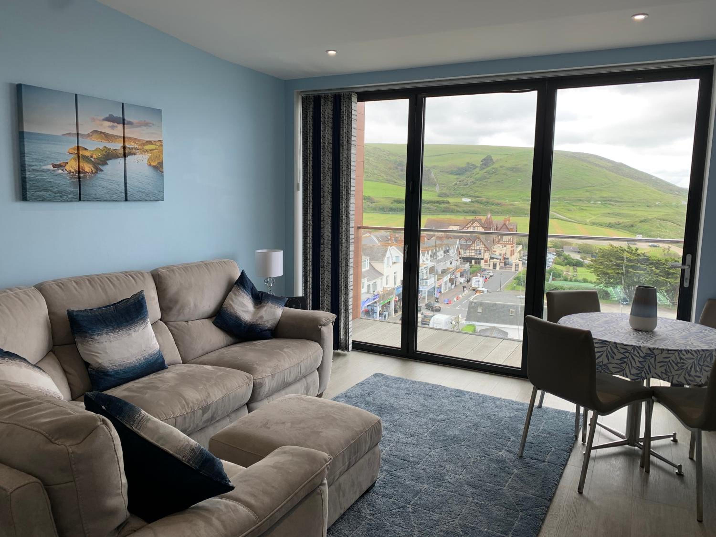 3 Woolacombe West - Luxury Apartment at Byron Woolacombe, only 4 minute walk to Woolacombe Beach! view 3