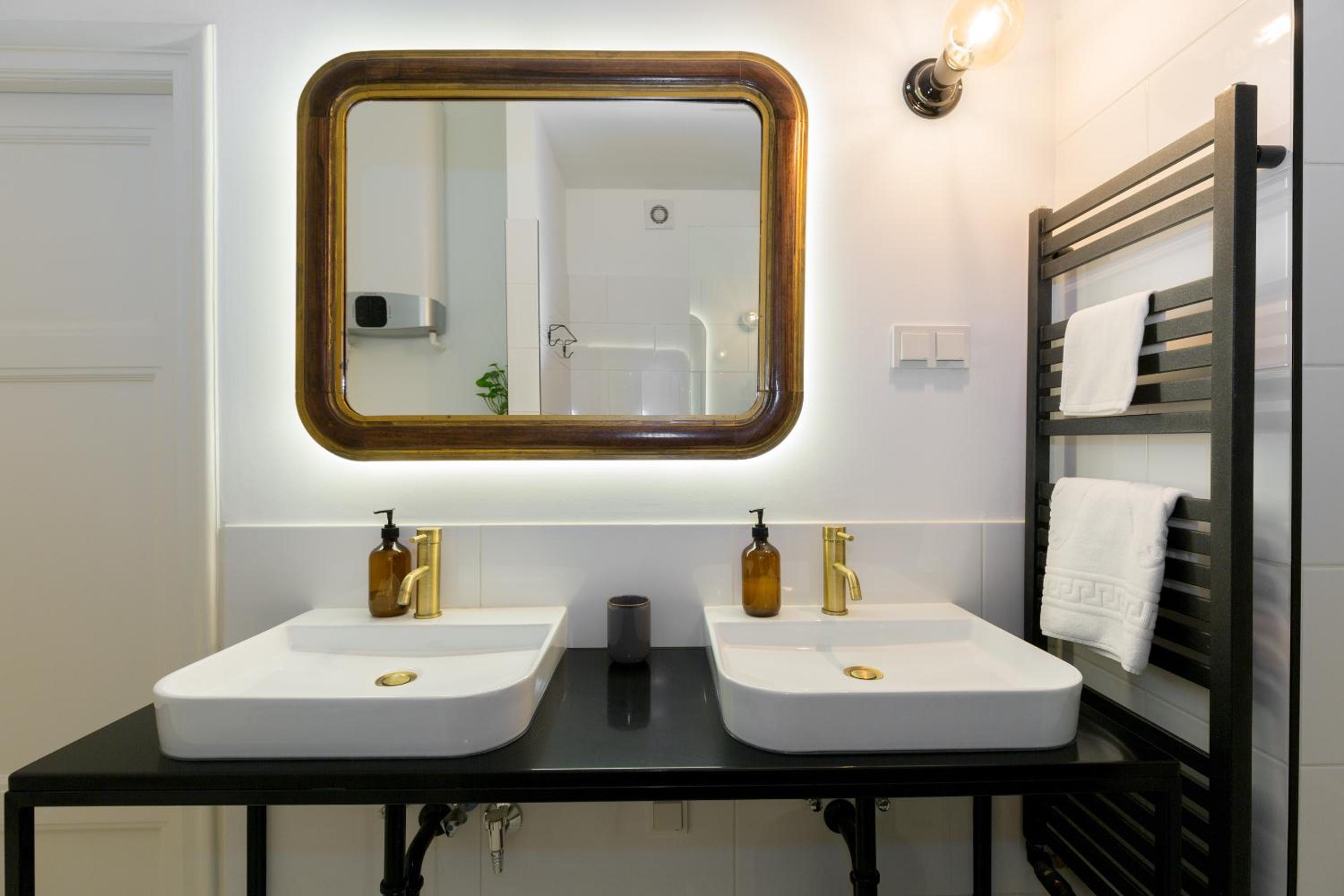 Style & Harmony in The Absolute Center of Budapest