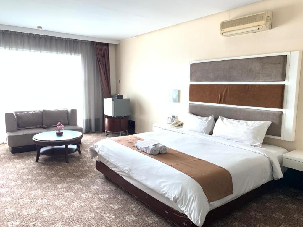 President Executive Club