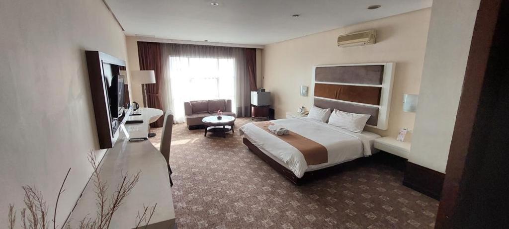 President Executive Club