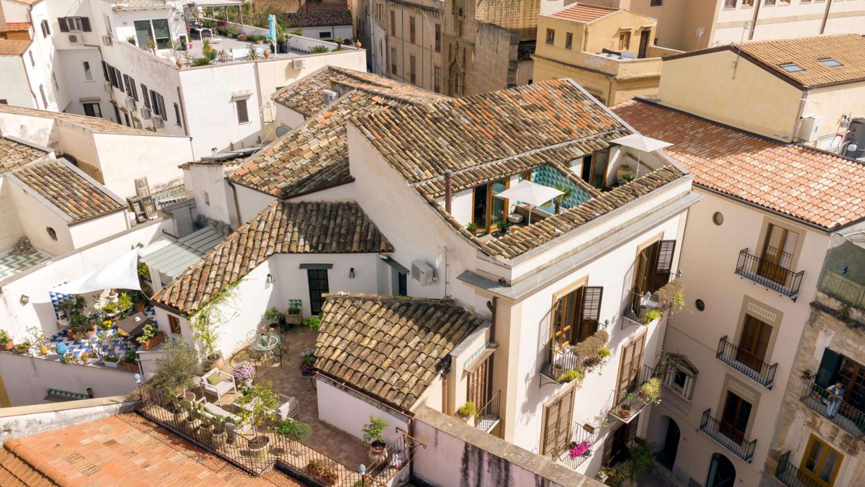 Hotel Sui Tetti di Balarm Boutique Rooms - Image 1