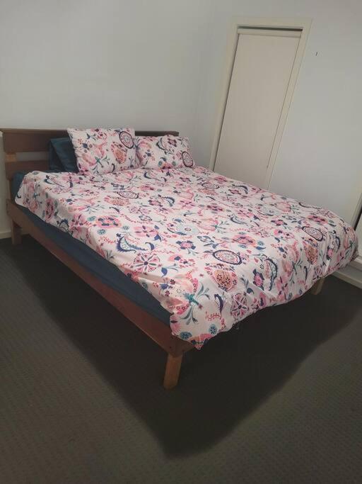 CHEERFUL 4 BEDROOMs PLACE NEAR THE BAYVIEW AND BEACH