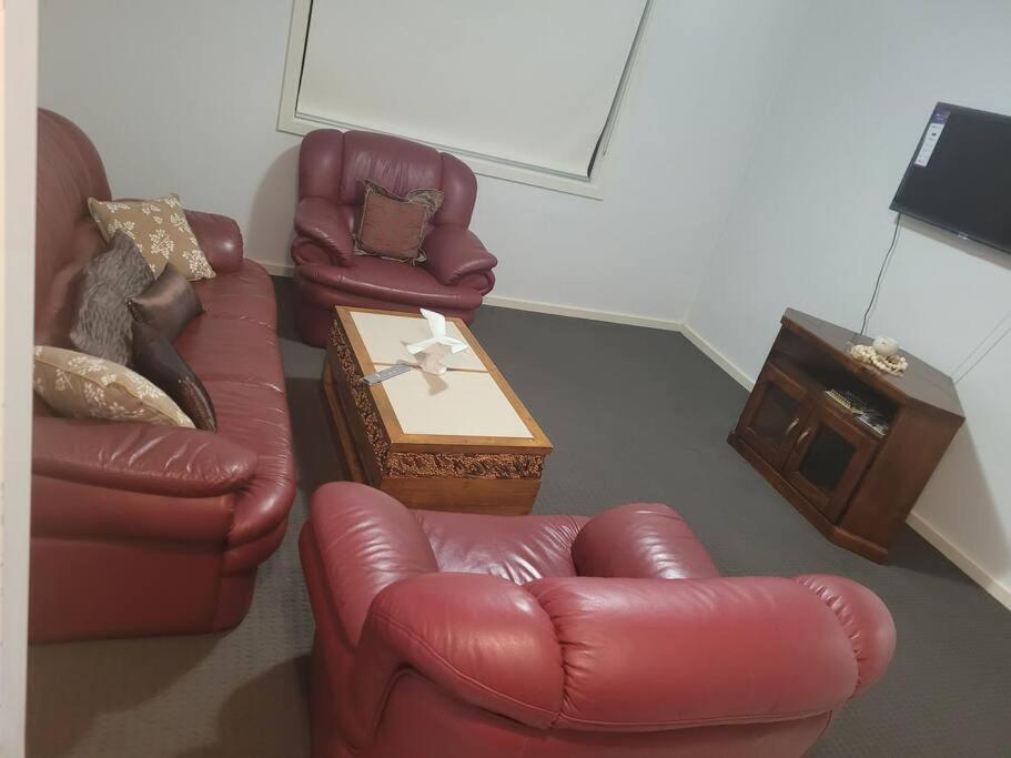 CHEERFUL 4 BEDROOMs PLACE NEAR THE BAYVIEW AND BEACH