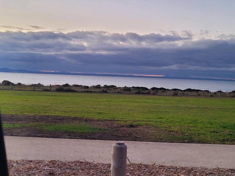 CHEERFUL 4 BEDROOMs PLACE NEAR THE BAYVIEW AND BEACH