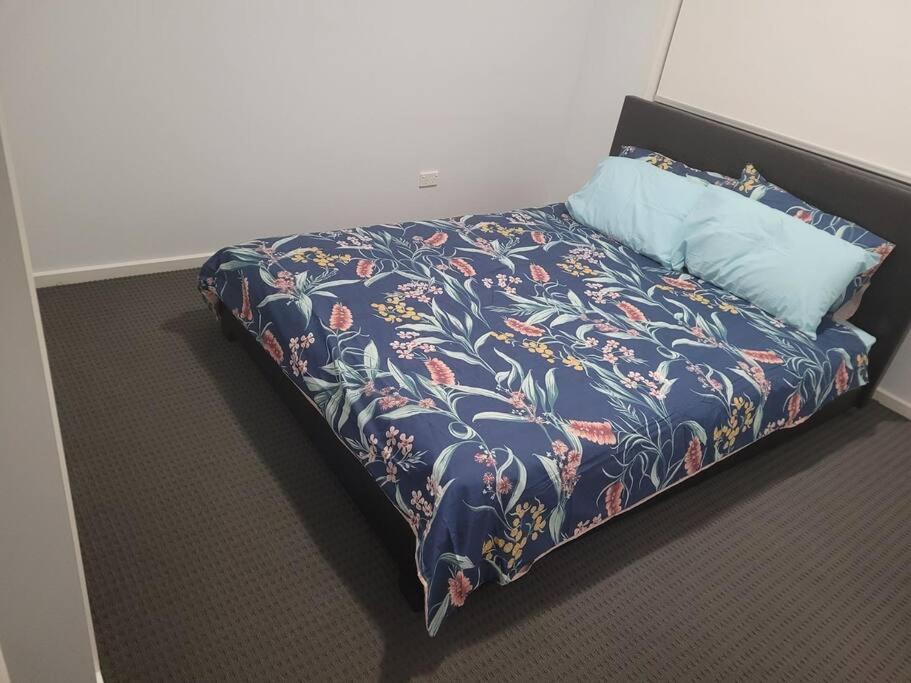 CHEERFUL 4 BEDROOMs PLACE NEAR THE BAYVIEW AND BEACH