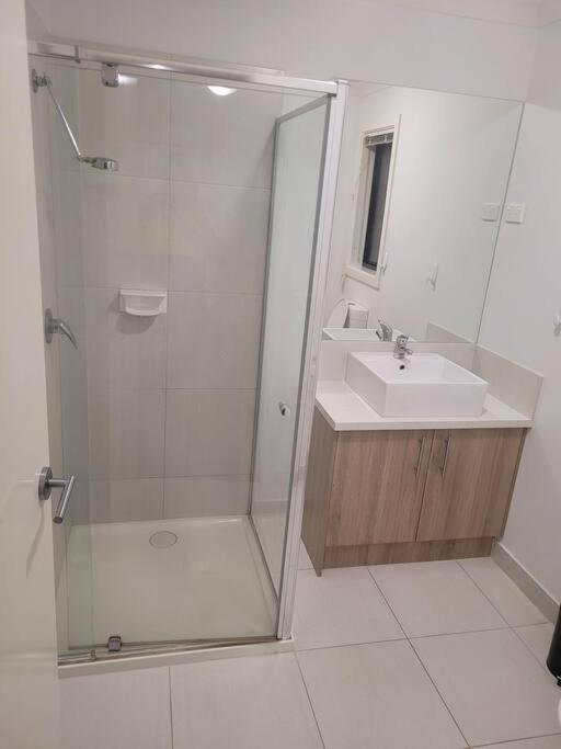 CHEERFUL 4 BEDROOMs PLACE NEAR THE BAYVIEW AND BEACH