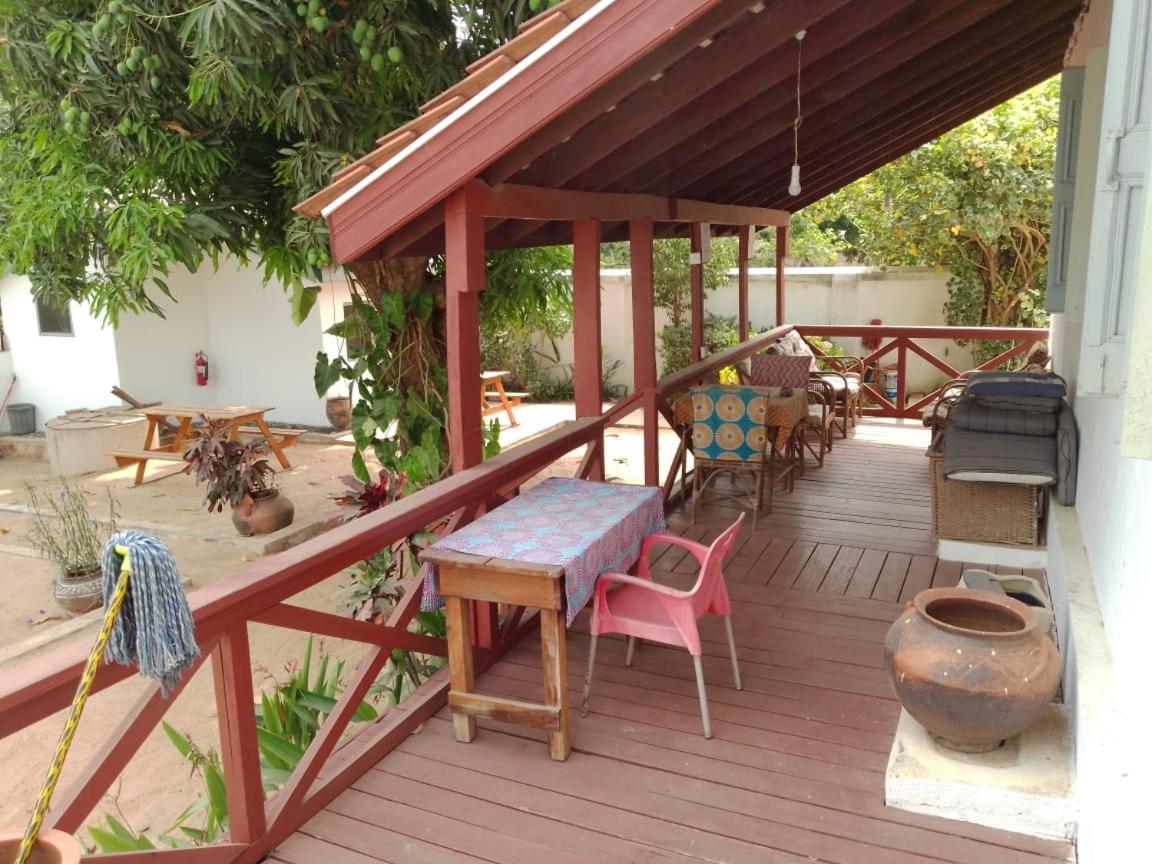 Ezime Guesthouse And Pizzeria