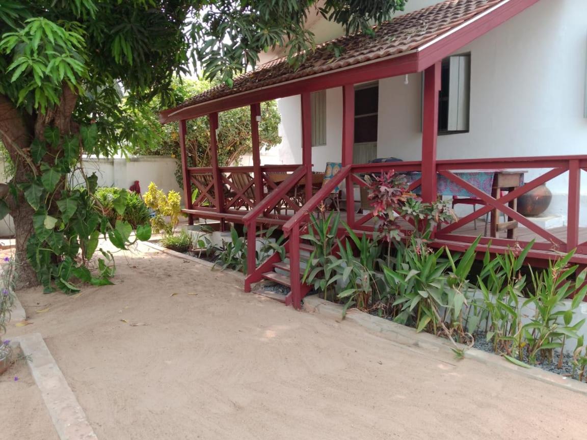 Ezime Guesthouse And Pizzeria
