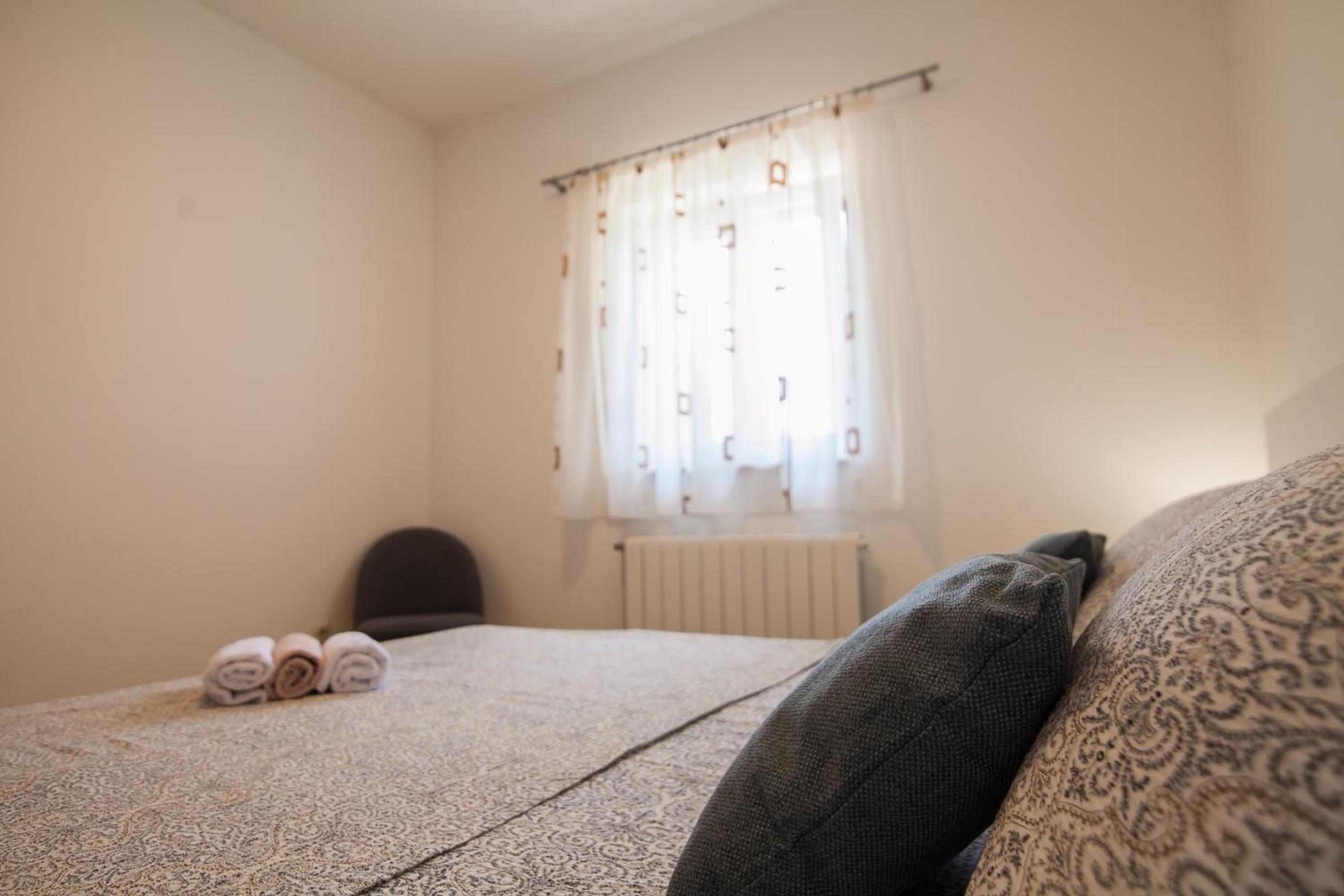 Domus Apartments - Free Private Parking view 4