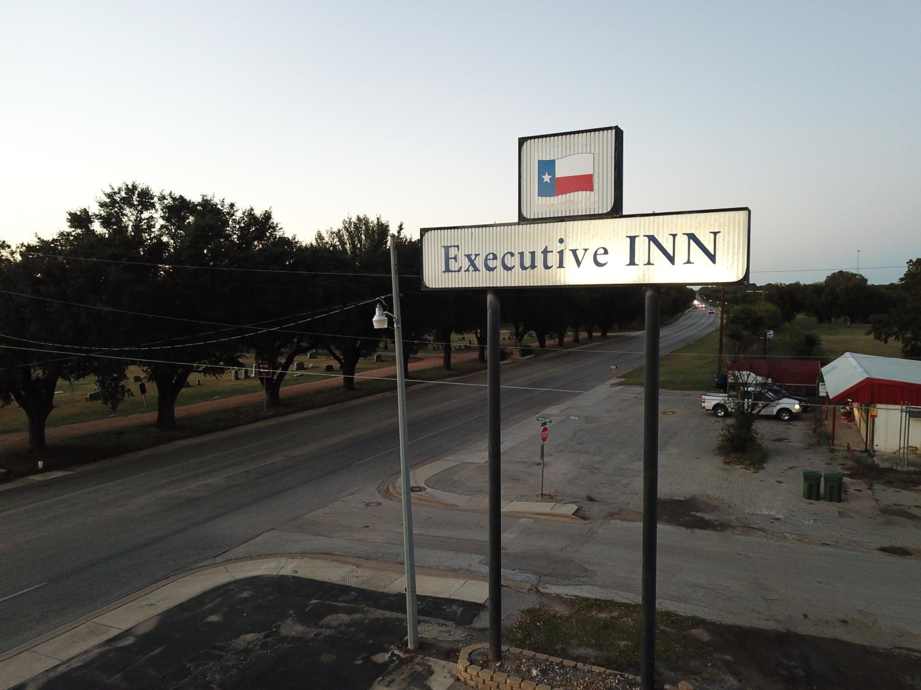Executive Inn view 4