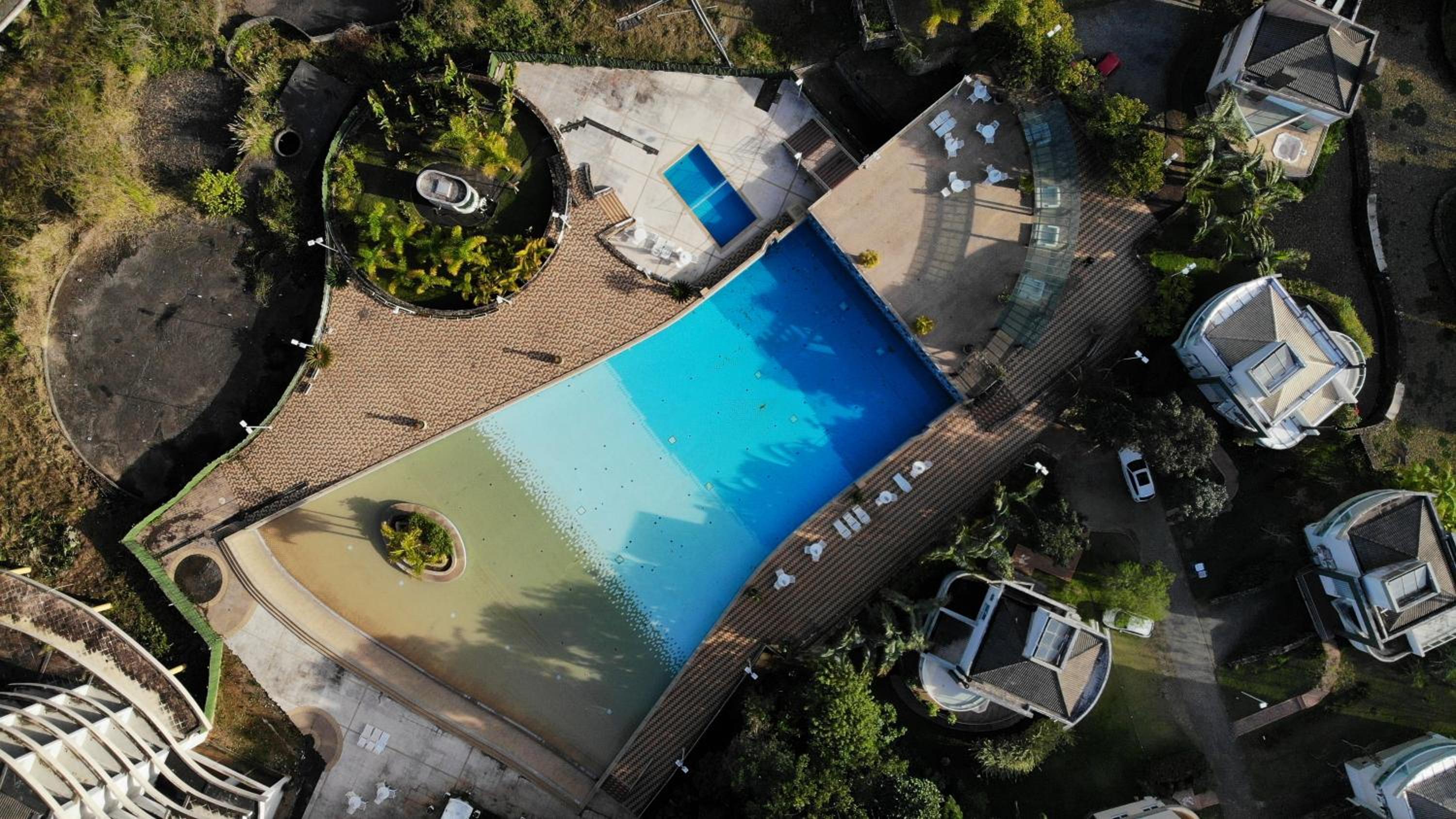 Belíssimo resort com águas termais