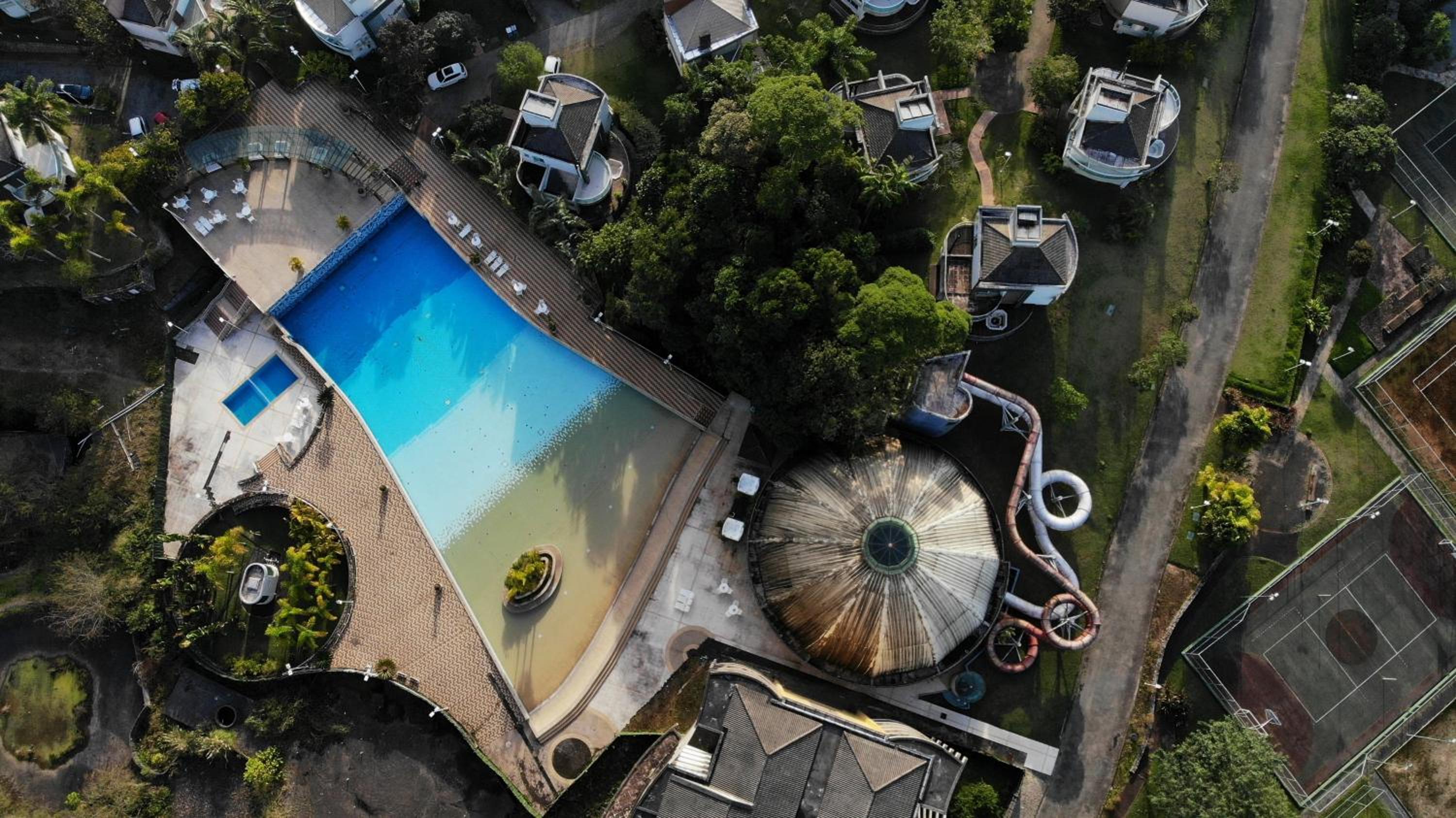 Belíssimo resort com águas termais