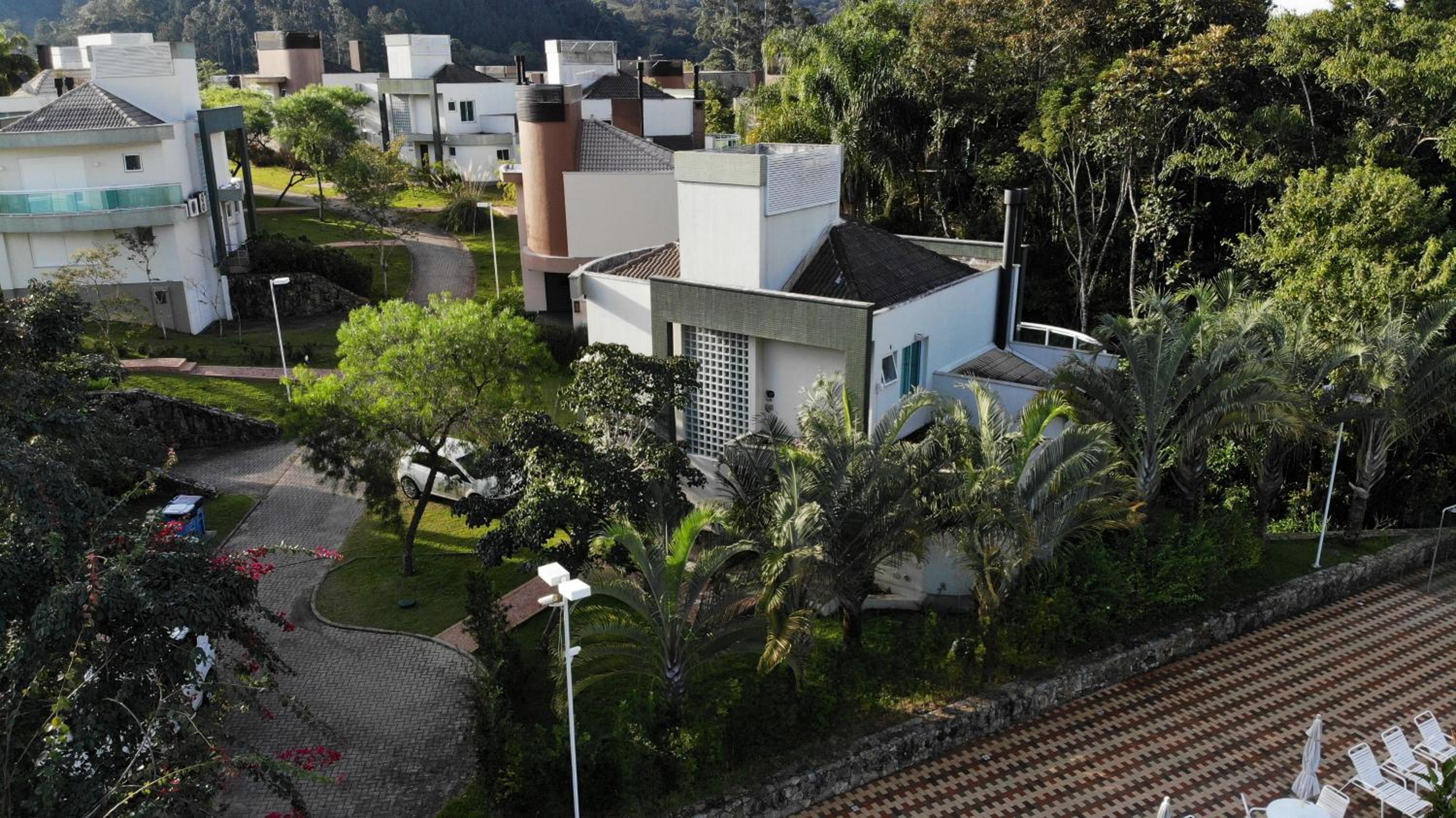 Belíssimo resort com águas termais
