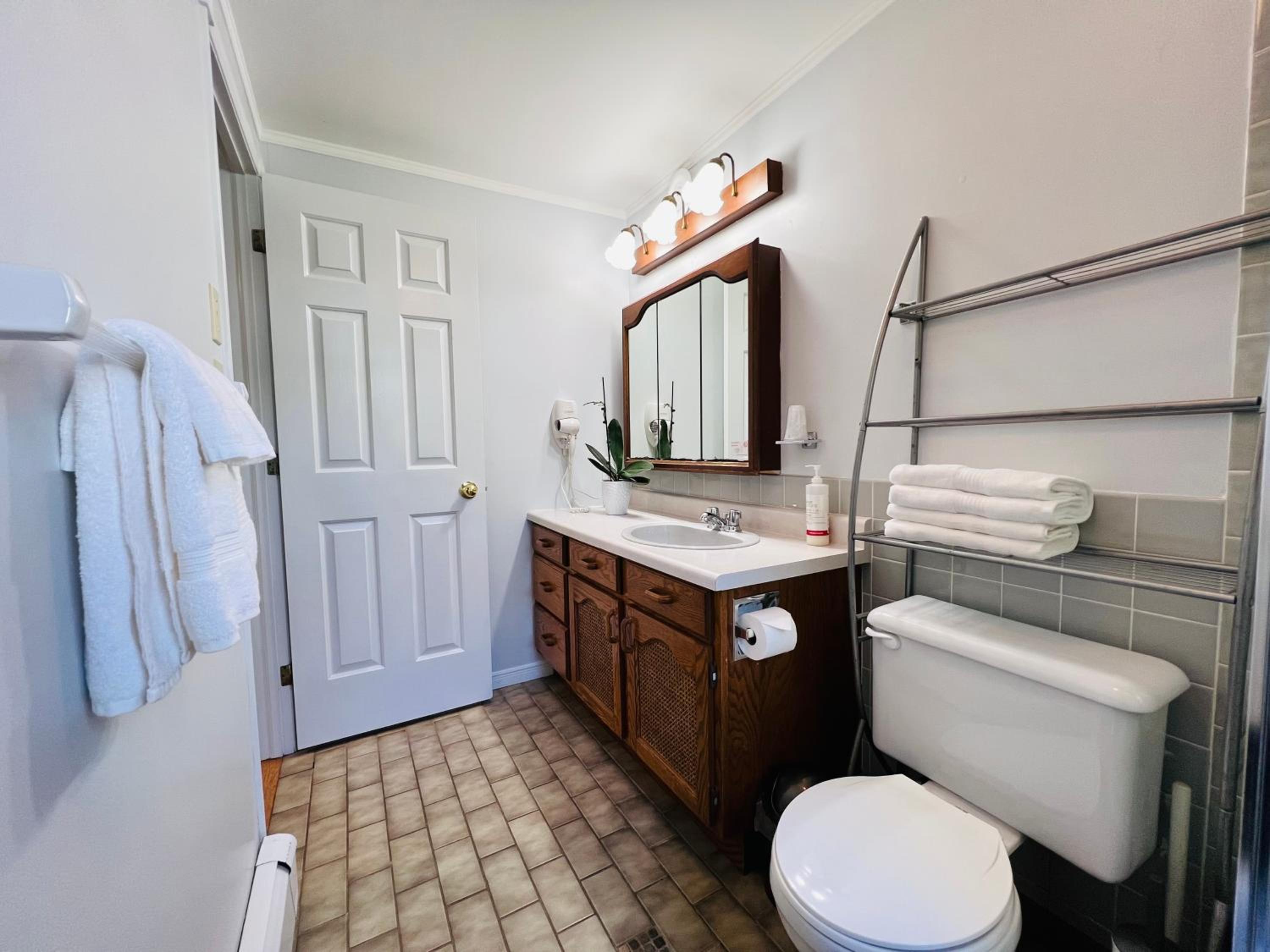 Lee's Ocean Peek B & B