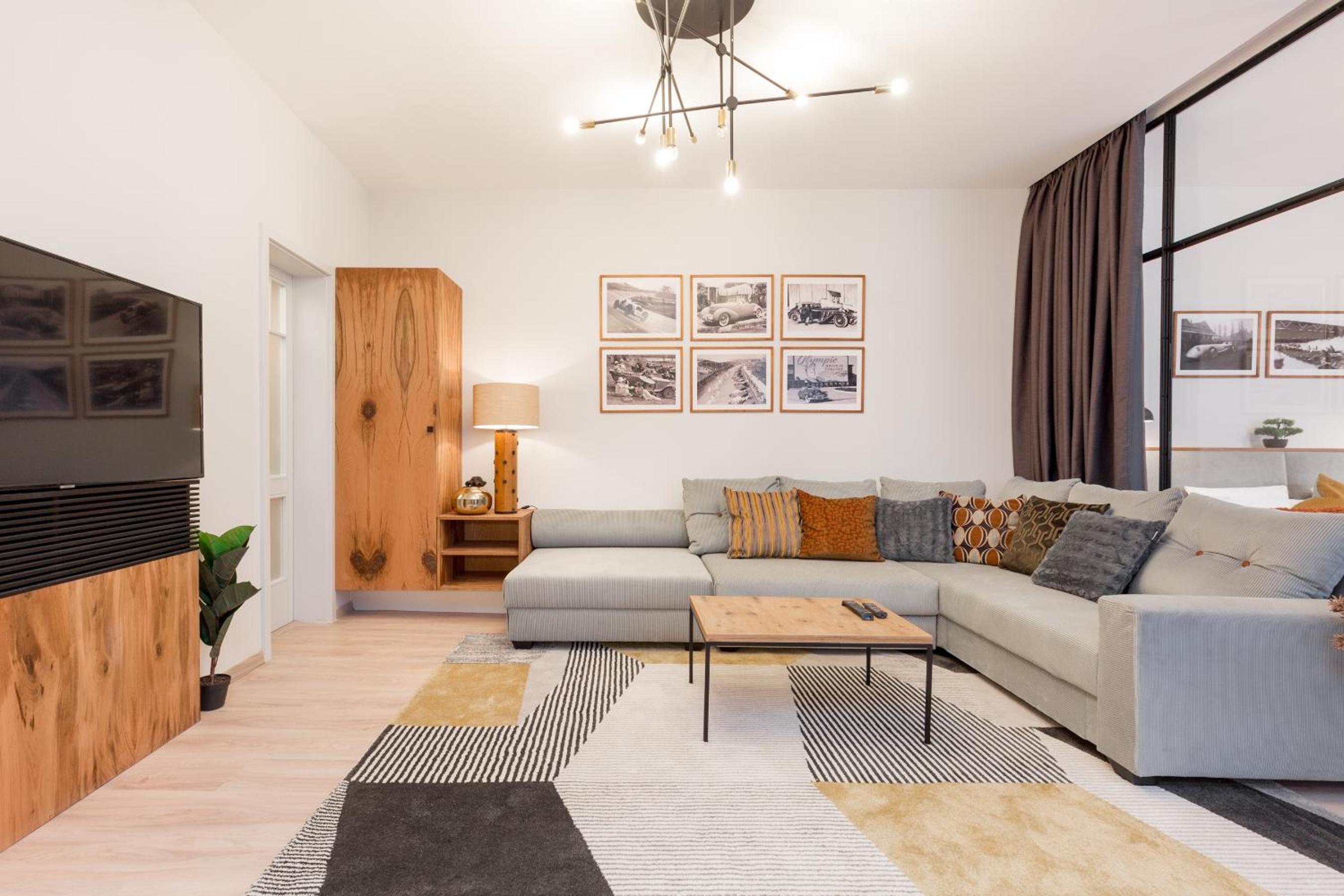 Luxury Presidential Suite in The Absolute Center