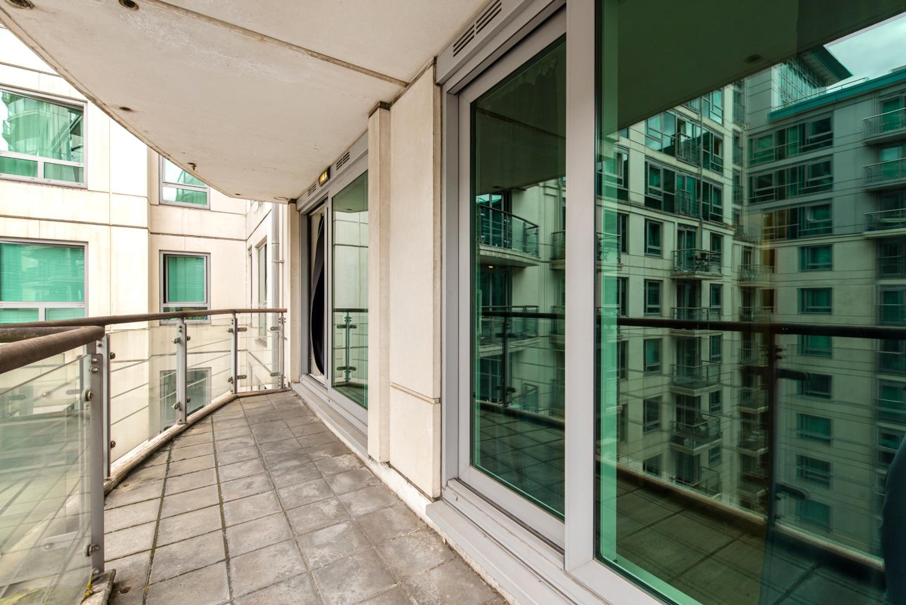 balcony