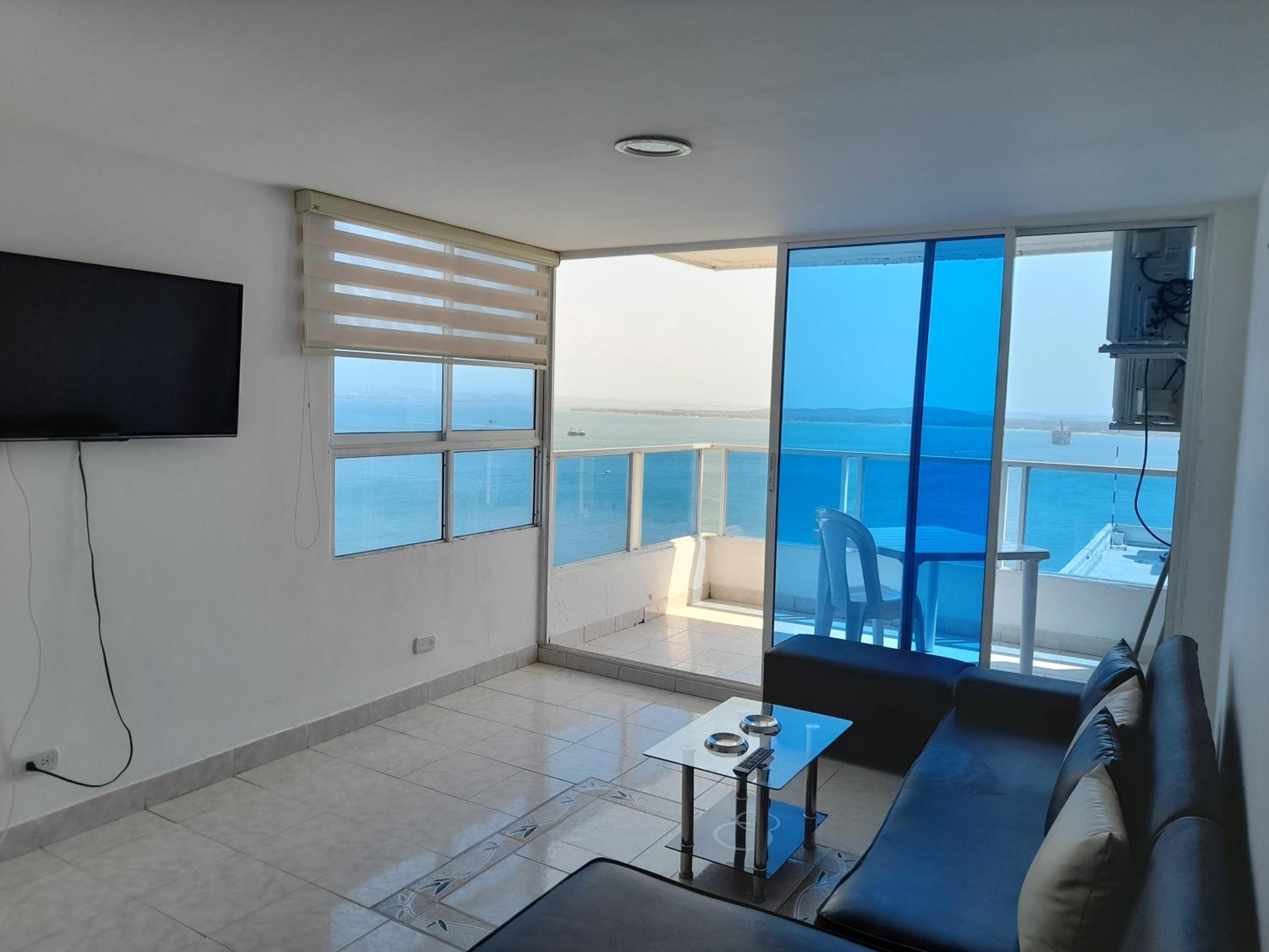 Apartamento en Cartagena Edificio El conquistador Sector el Laguito - By Corfeinco